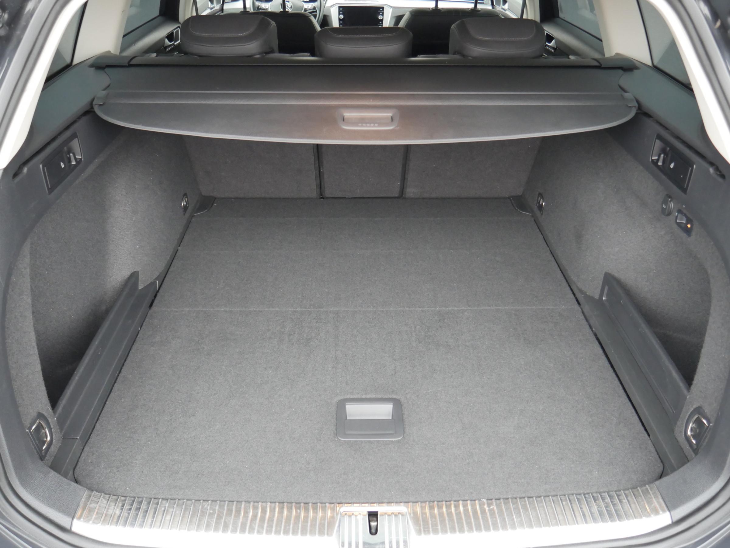 Volkswagen Passat, 2018 - pohled č. 7