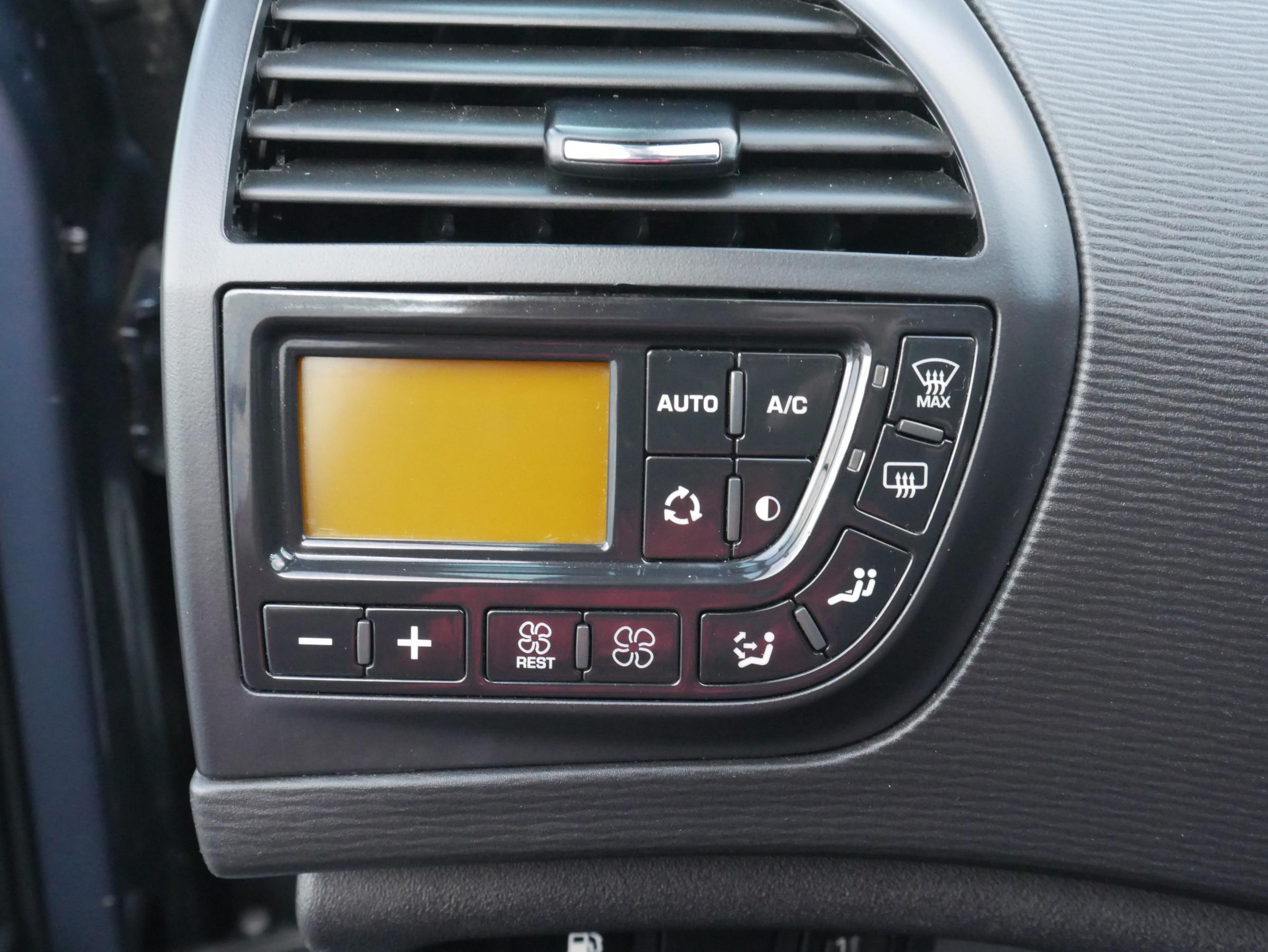 Citroën C4 Picasso, 2011 - pohled č. 13