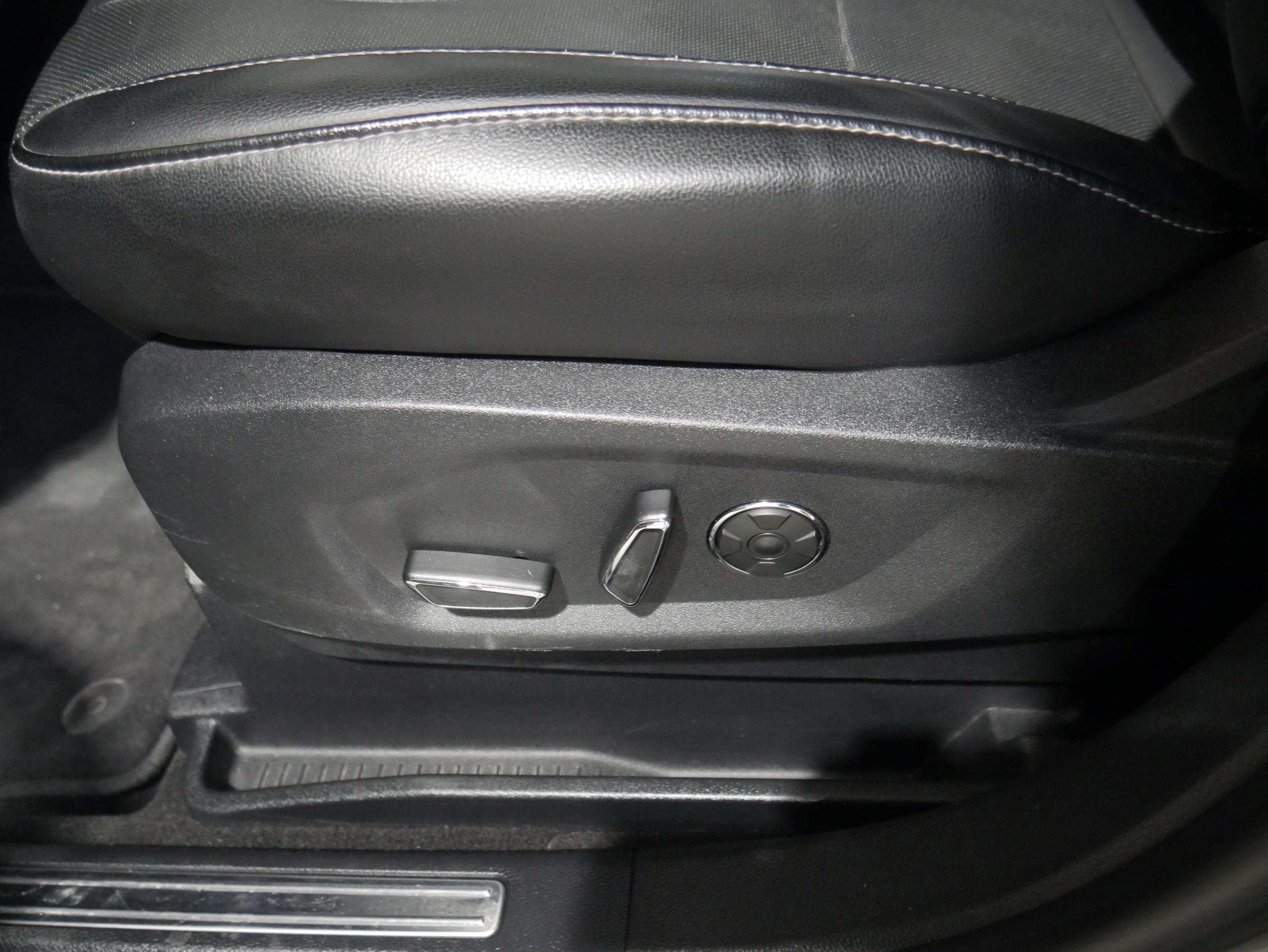 Ford S-MAX, 2016 - pohled č. 12