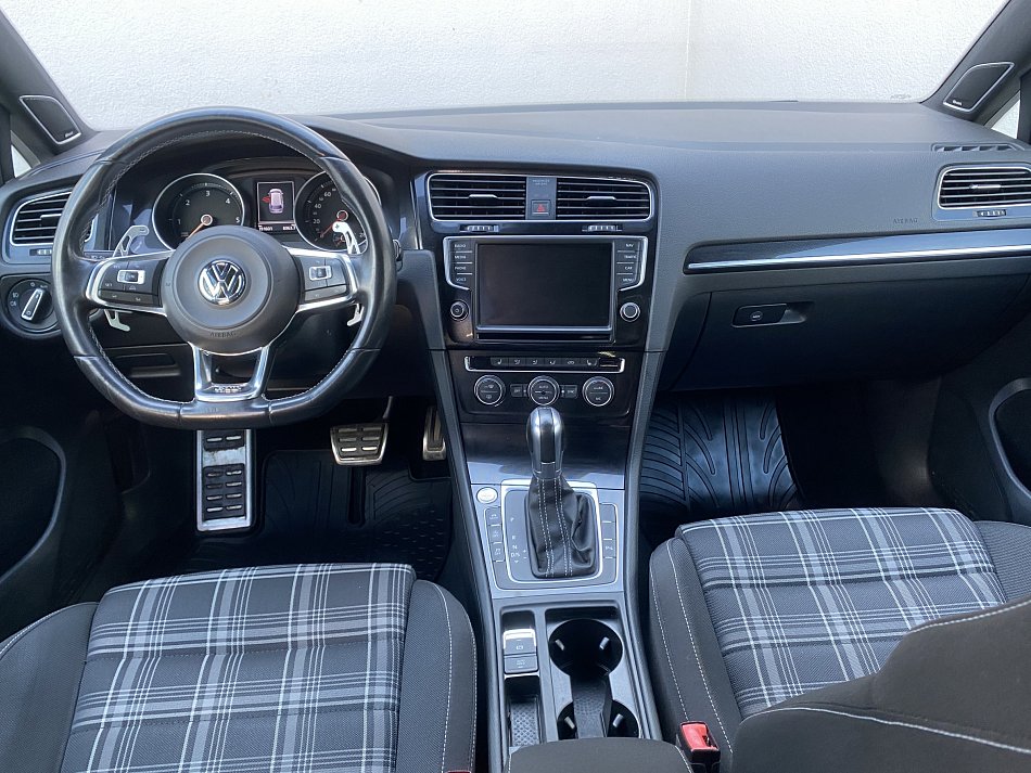 Volkswagen Golf 2.0 TDi GTD