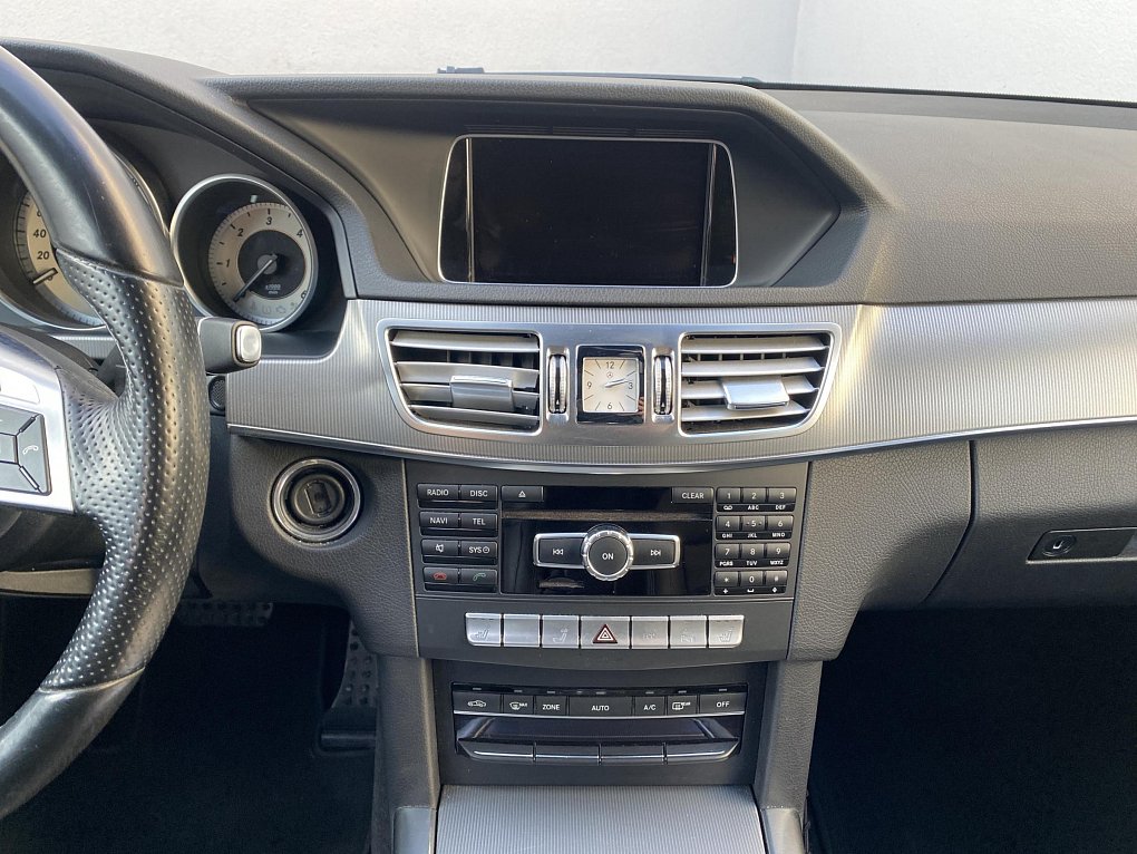Mercedes-Benz Třída E 3.0 CDi Avantgarde E350 4Matic