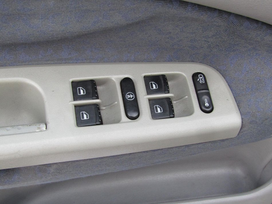 Škoda Octavia 1.6 i 