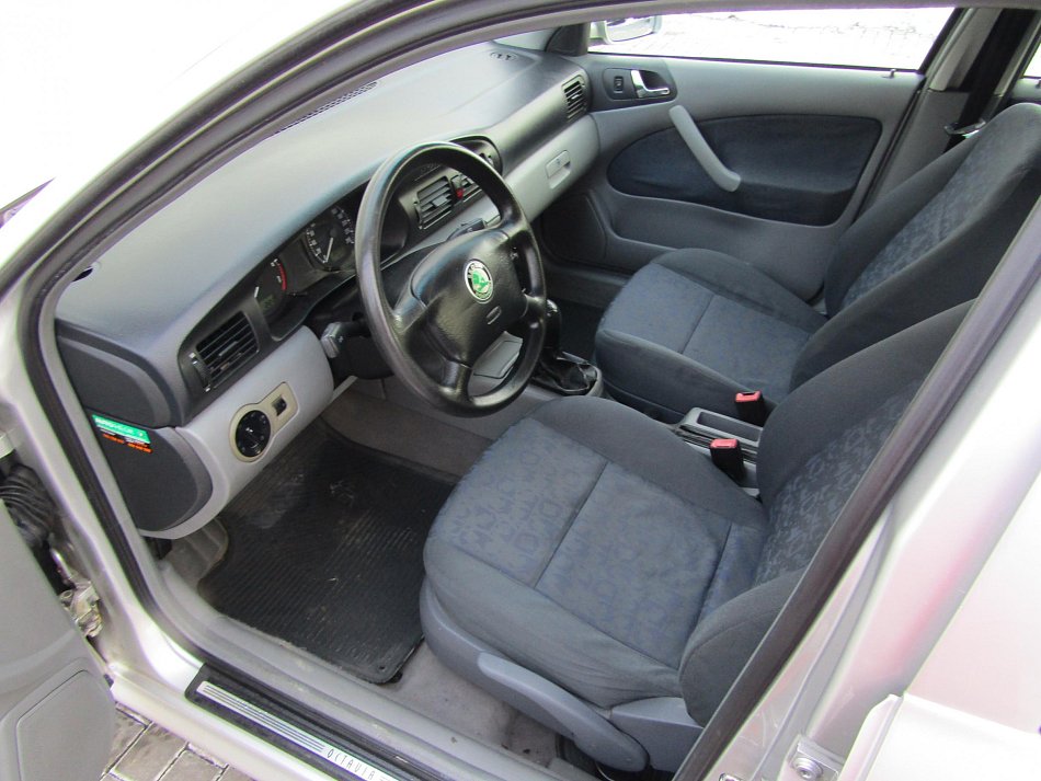 Škoda Octavia 1.6 i 