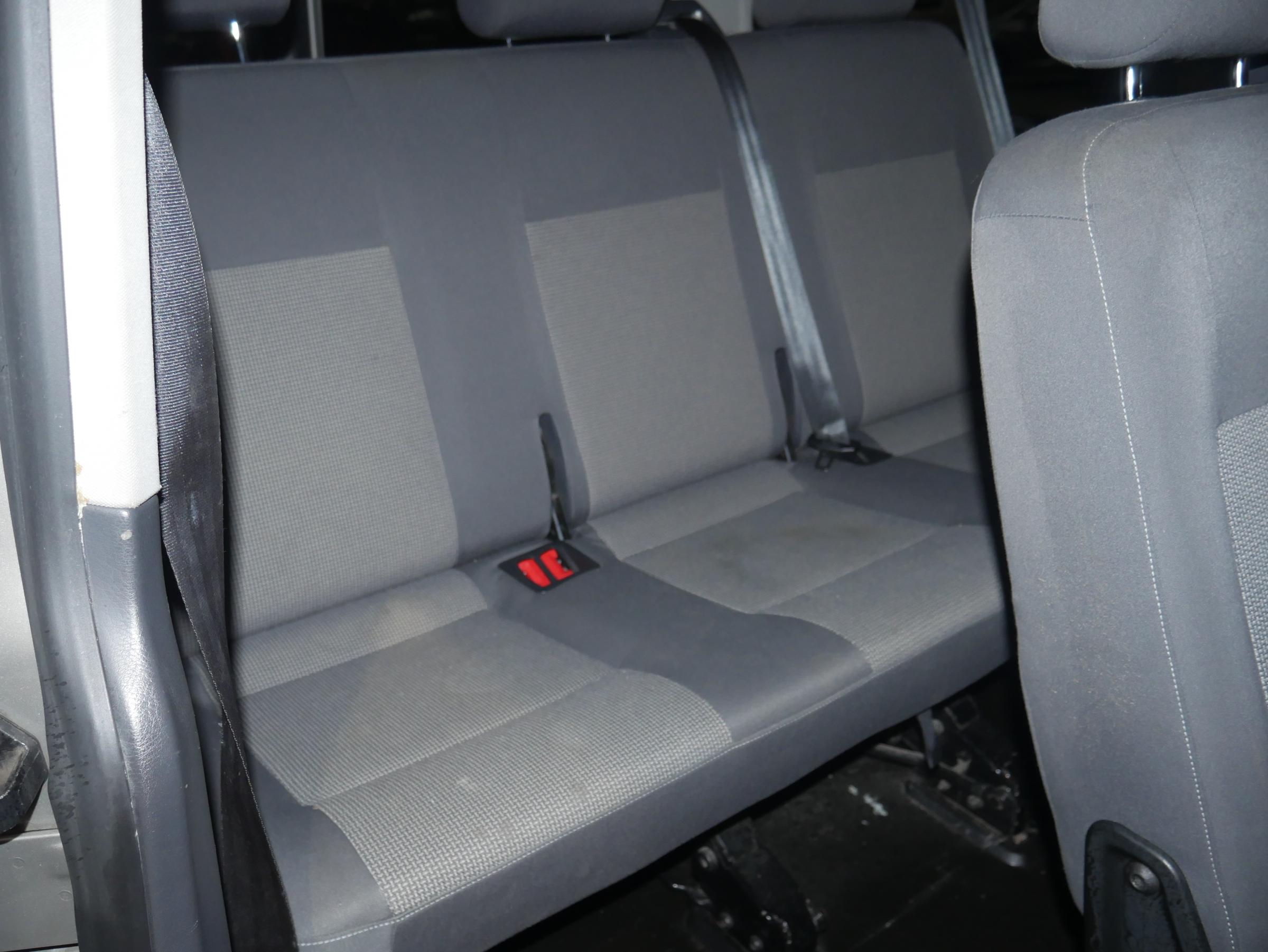 Volkswagen Caravelle, 2012 - pohled č. 12