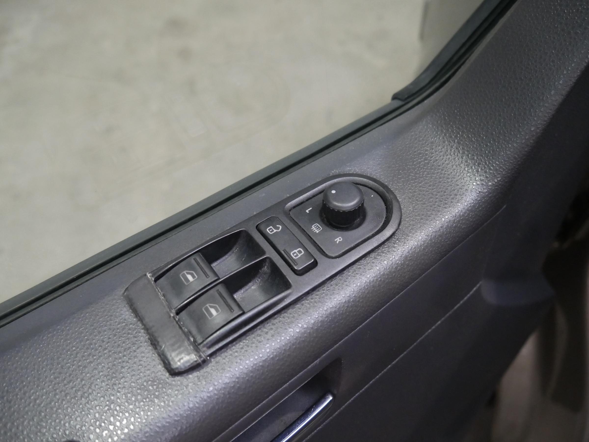 Volkswagen Caravelle, 2012 - pohled č. 13