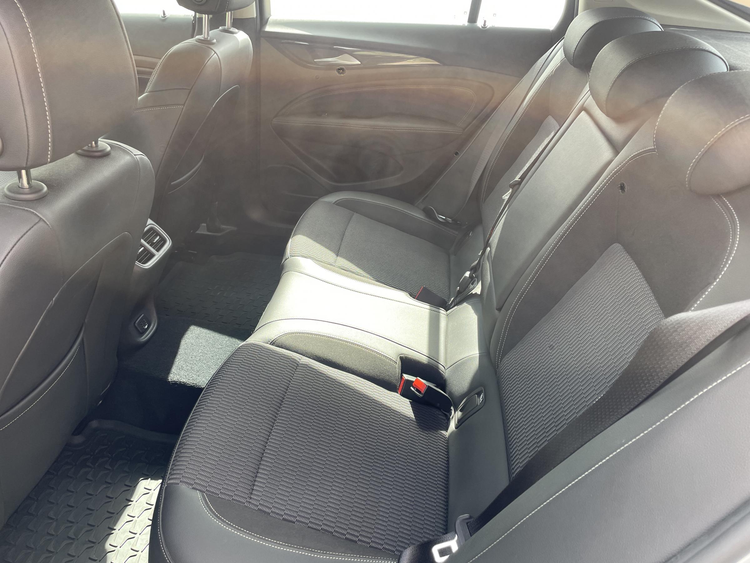 Opel Insignia, 2017 - pohled č. 10