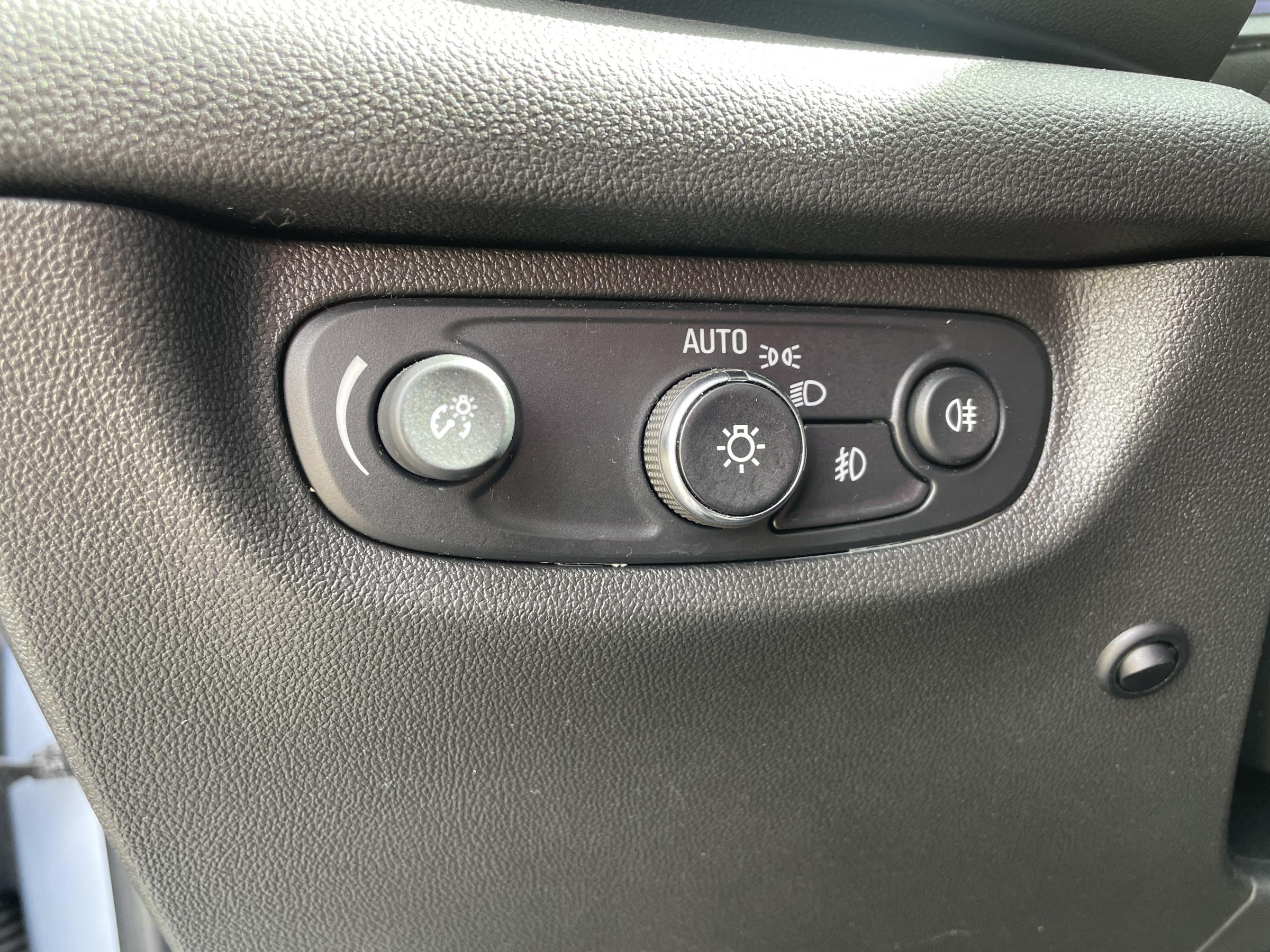 Opel Insignia, 2017 - pohled č. 17