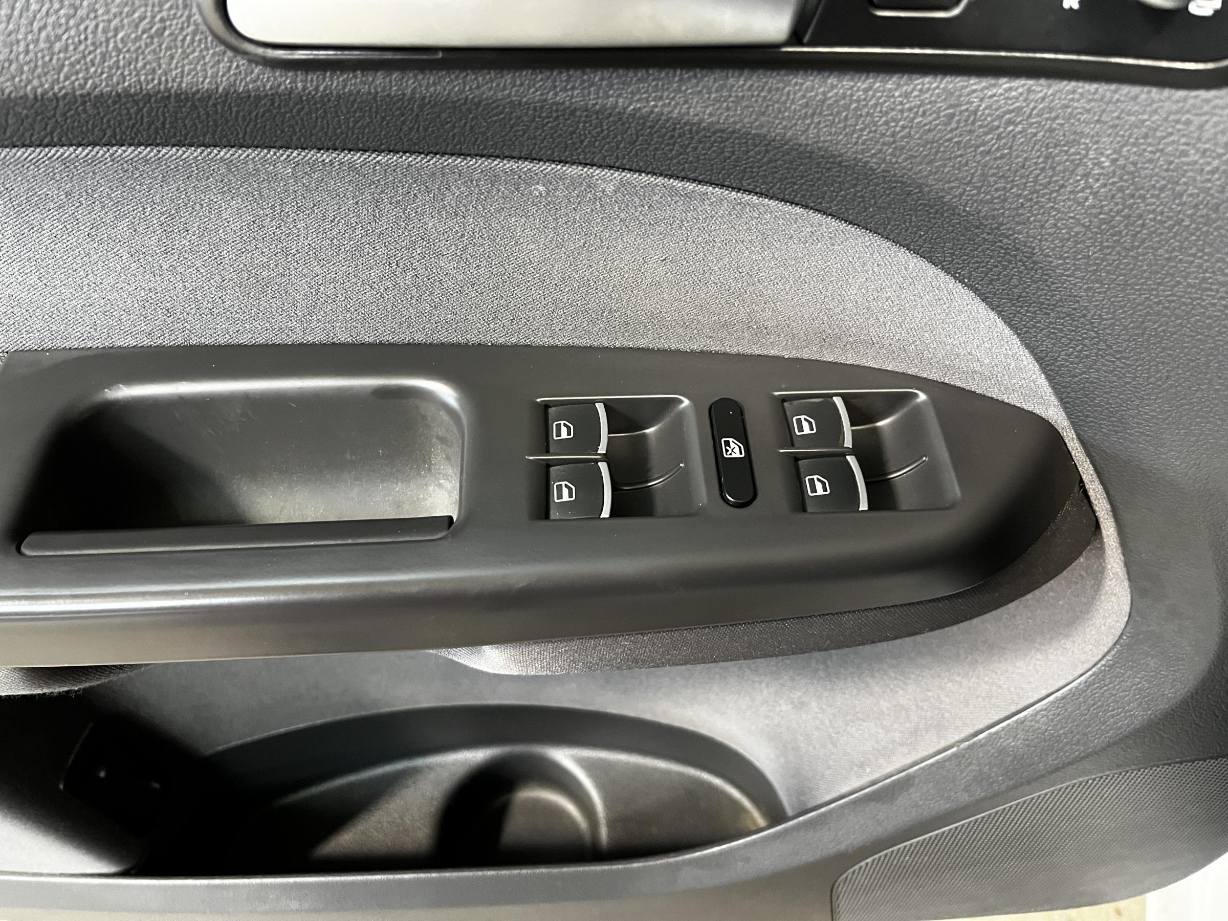 Volkswagen Touran, 2013 - pohled č. 12