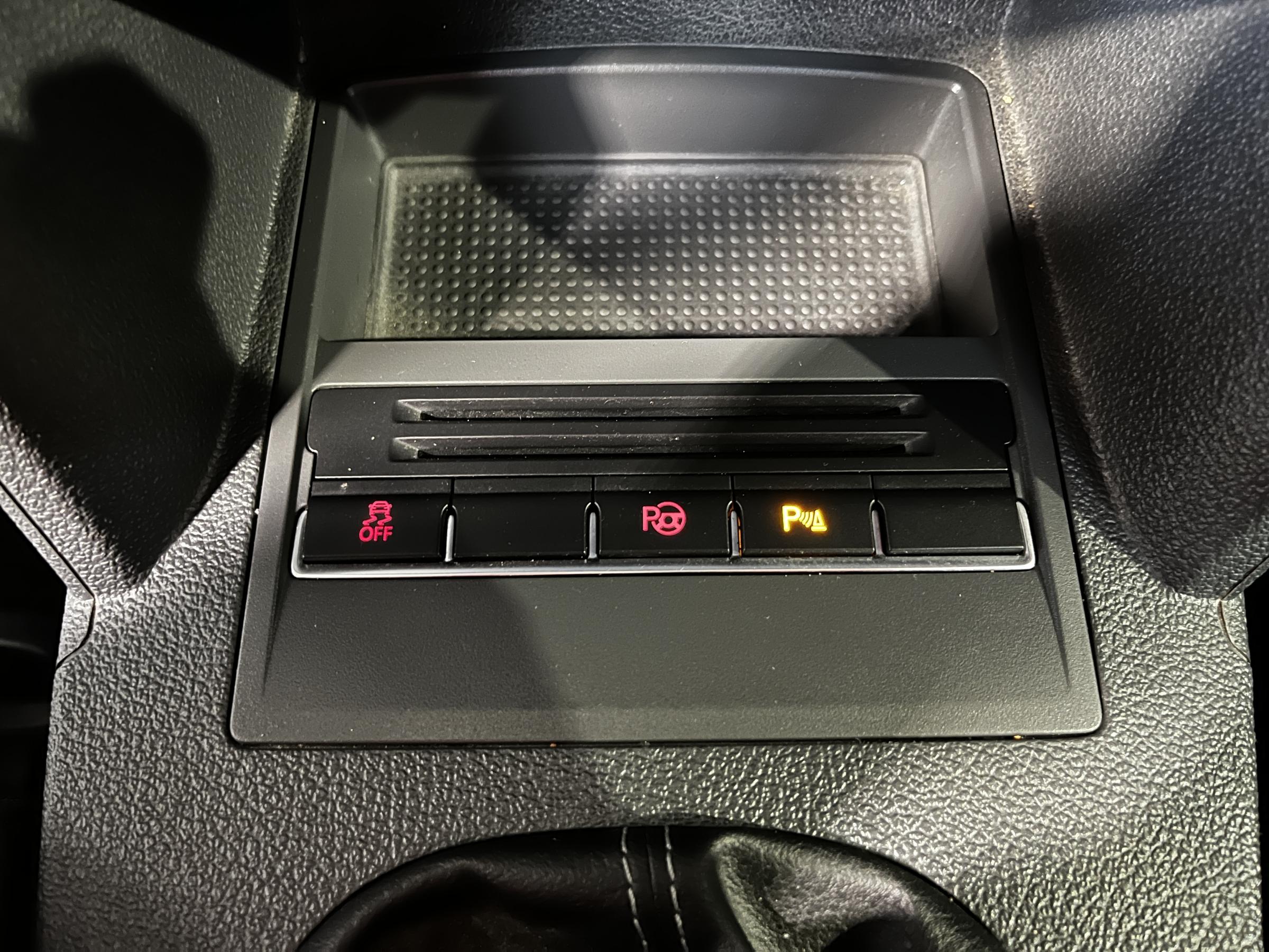 Volkswagen Touran, 2013 - pohled č. 17