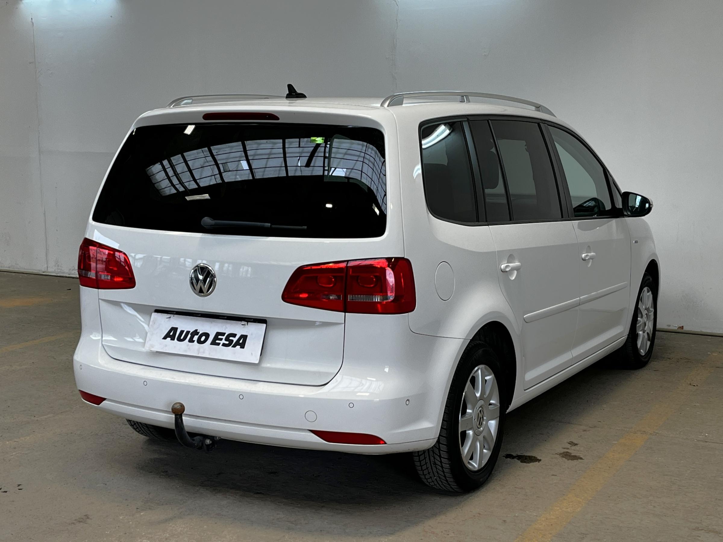 Volkswagen Touran, 2013 - pohled č. 4