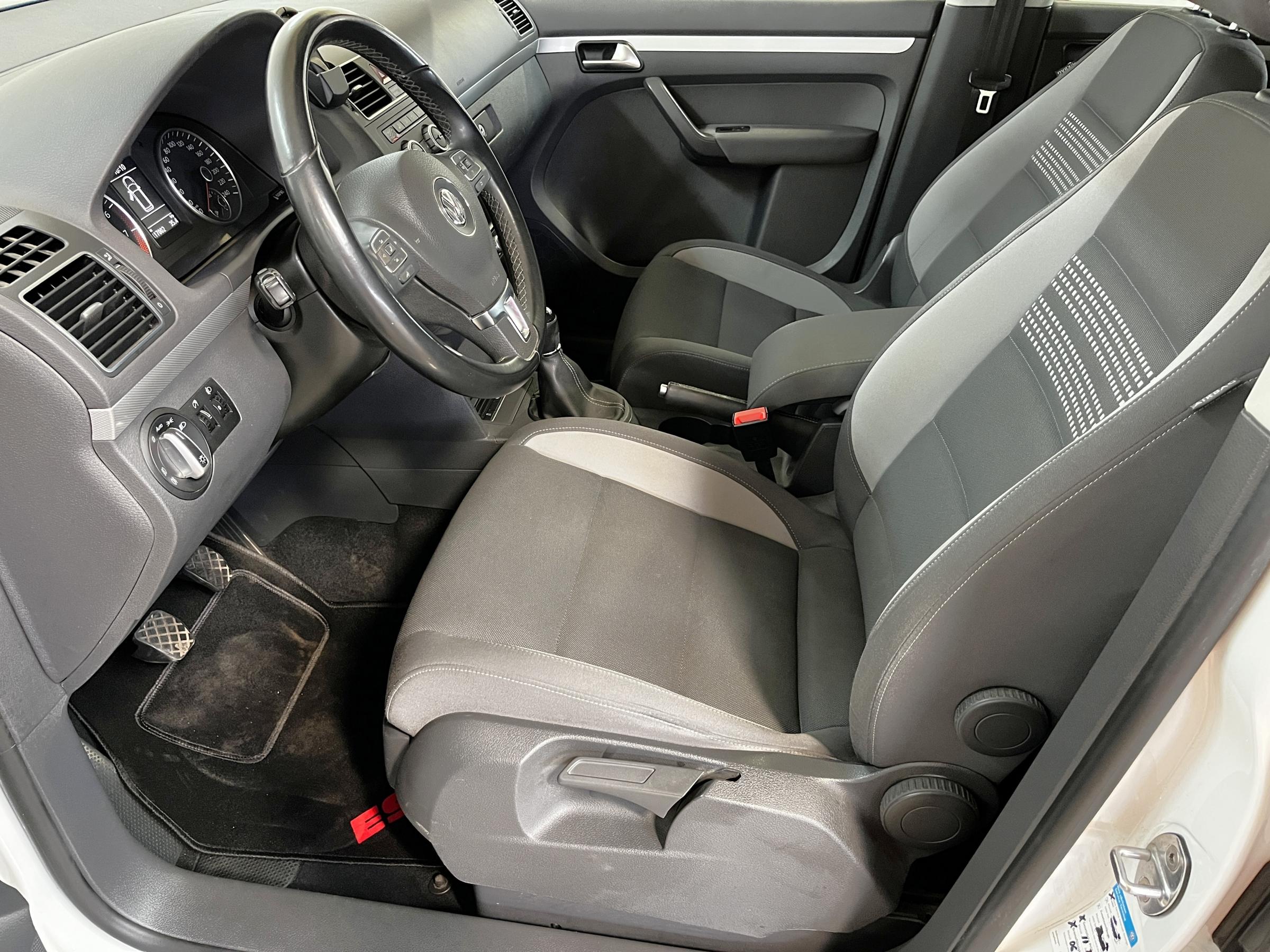 Volkswagen Touran, 2013 - pohled č. 9