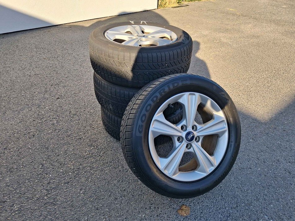 Ford Kuga 2.0 TDCi Individual 4X4