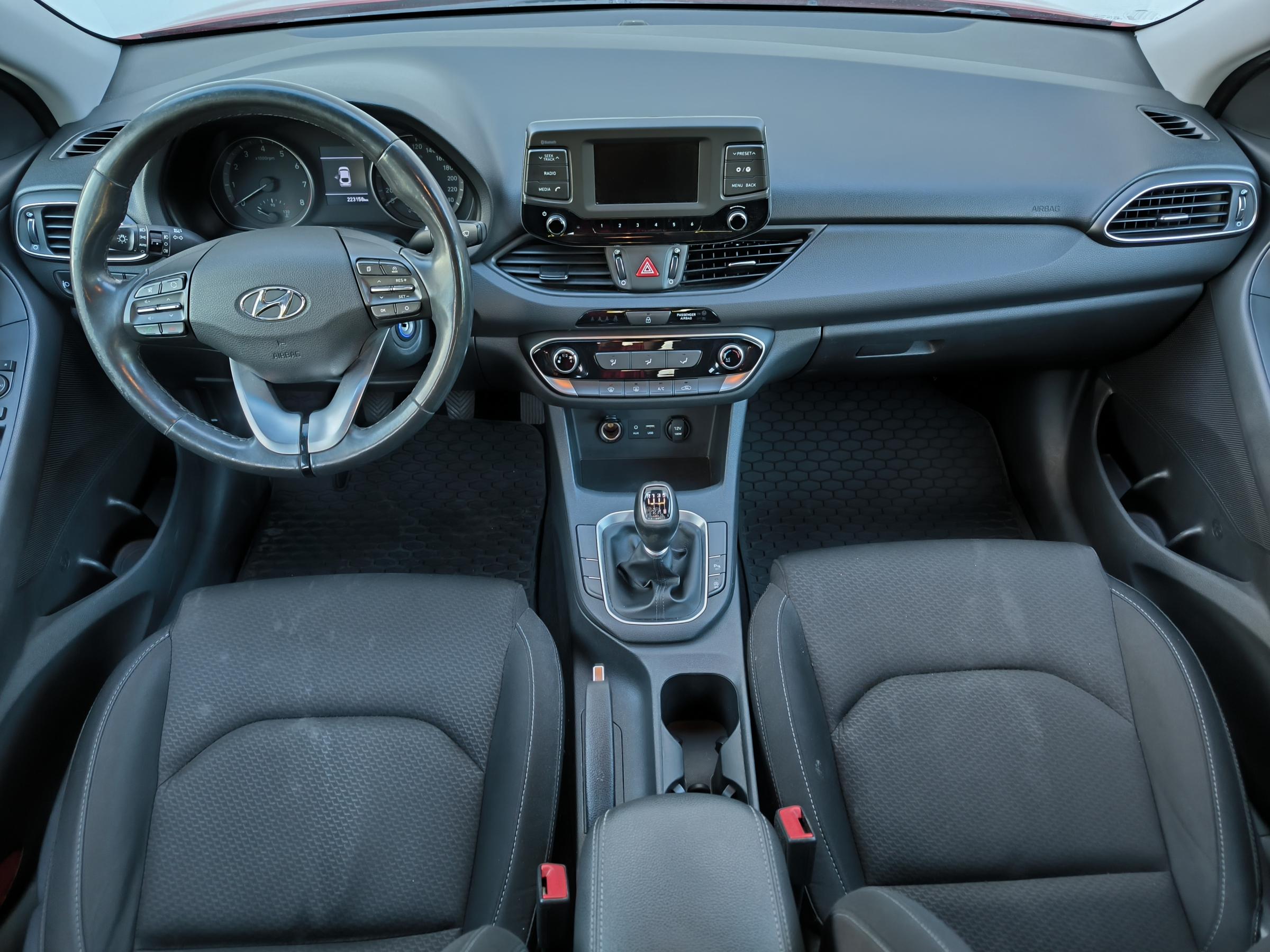 Hyundai i30, 2018 - pohled č. 12