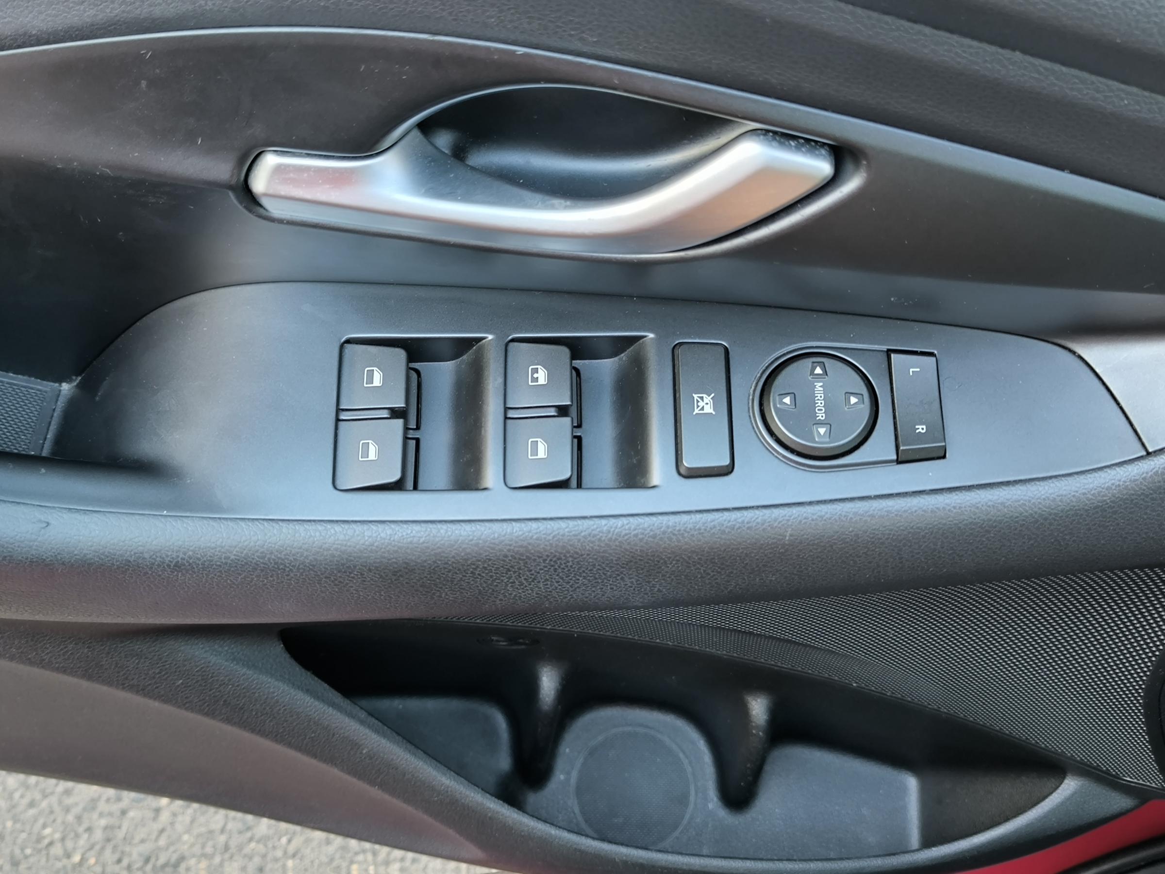 Hyundai i30, 2018 - pohled č. 17