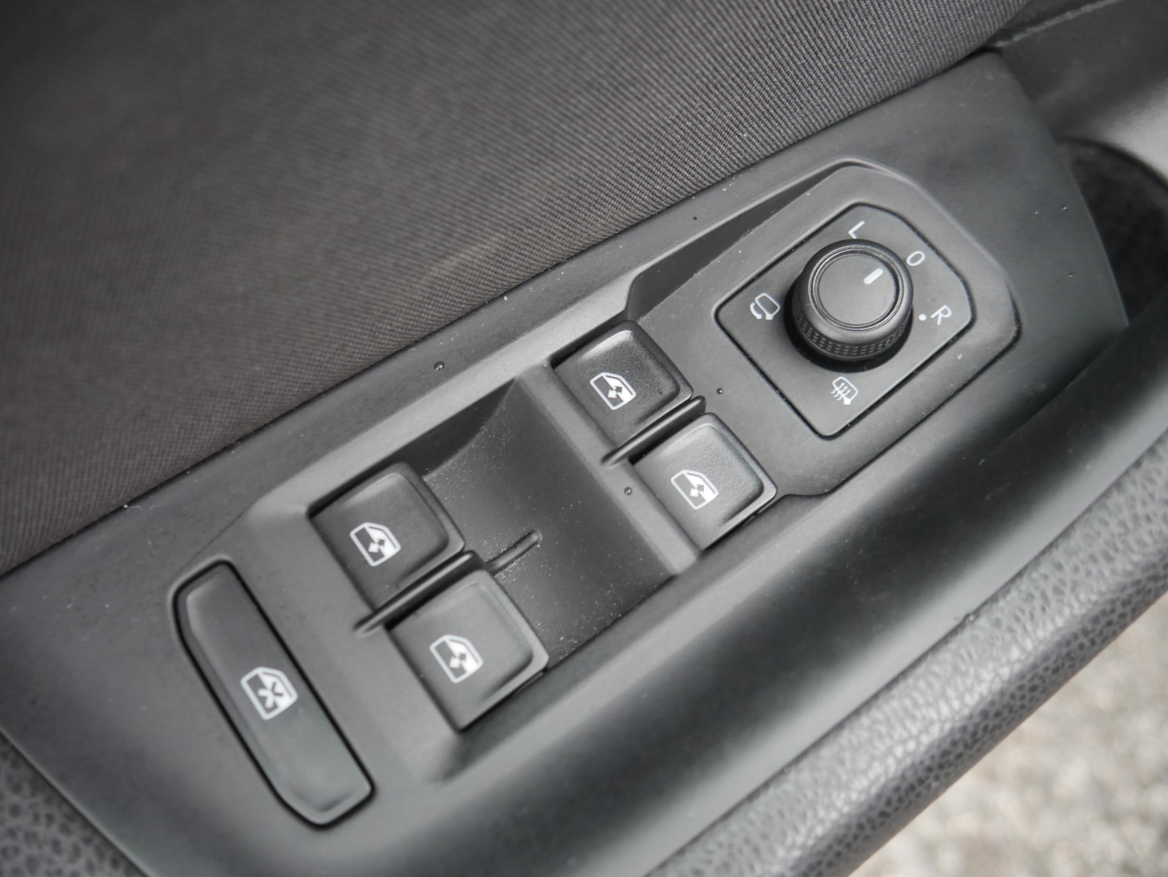 Volkswagen Passat, 2020 - pohled č. 18