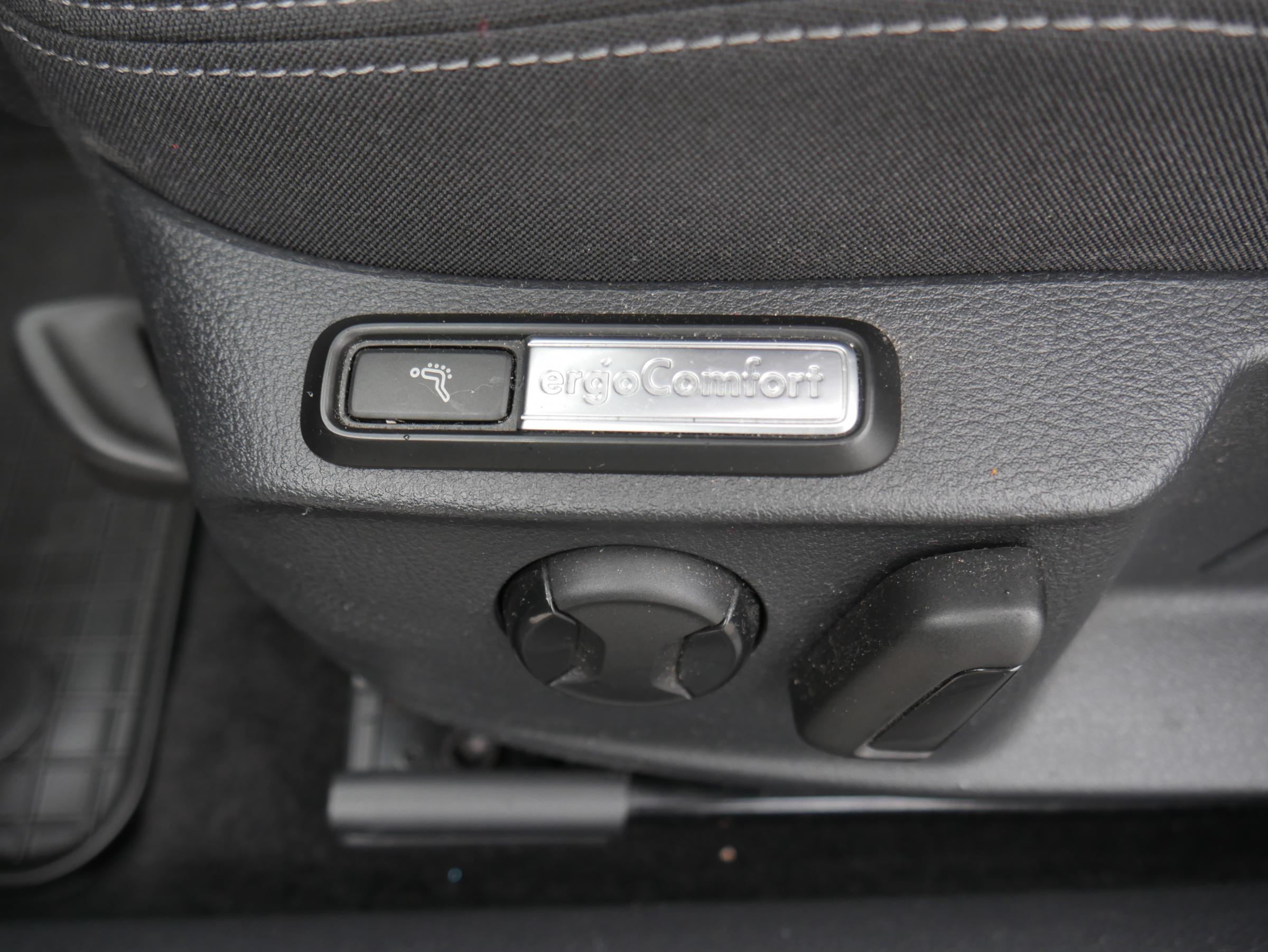 Volkswagen Passat, 2020 - pohled č. 19