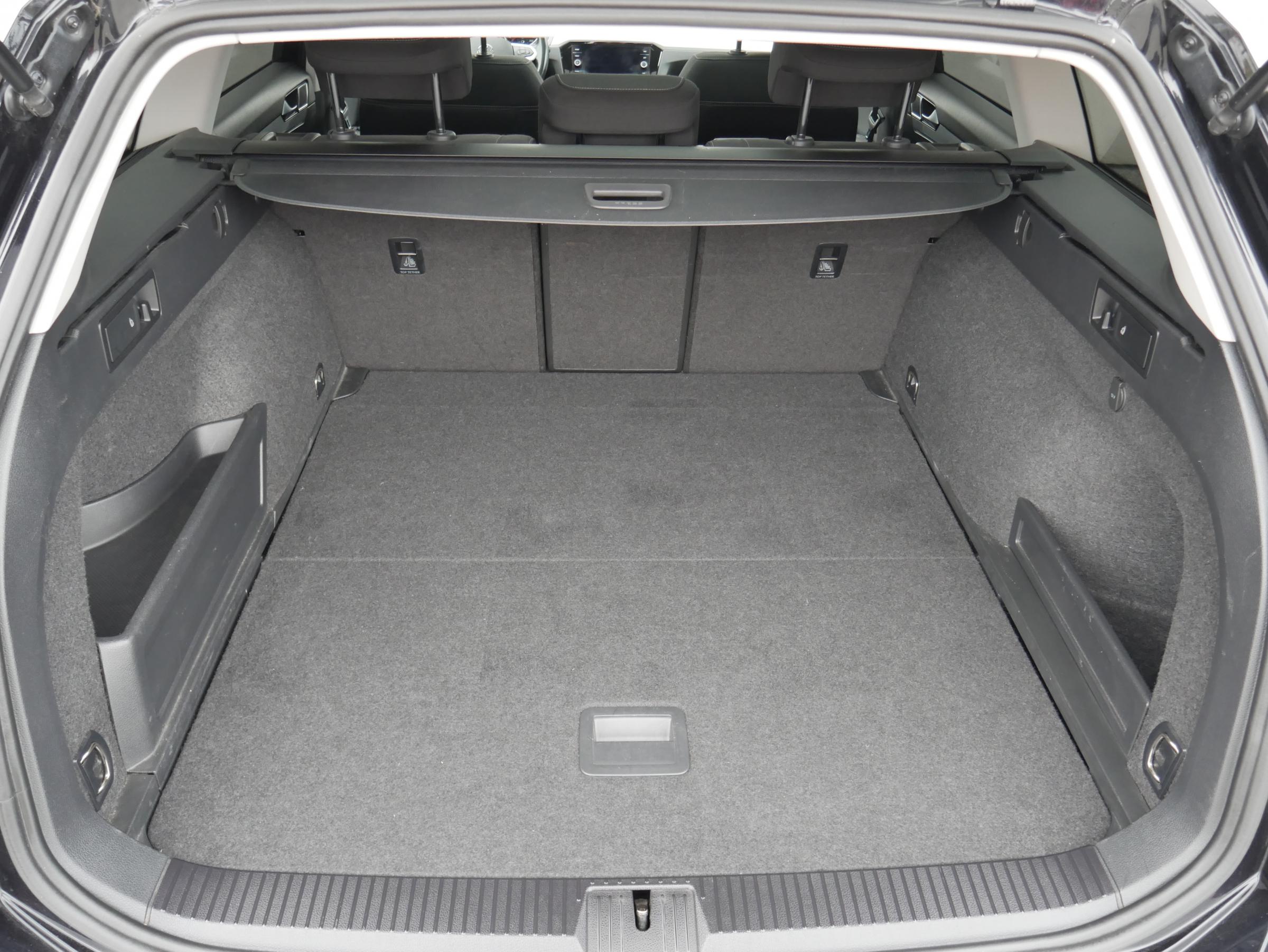 Volkswagen Passat, 2020 - pohled č. 7