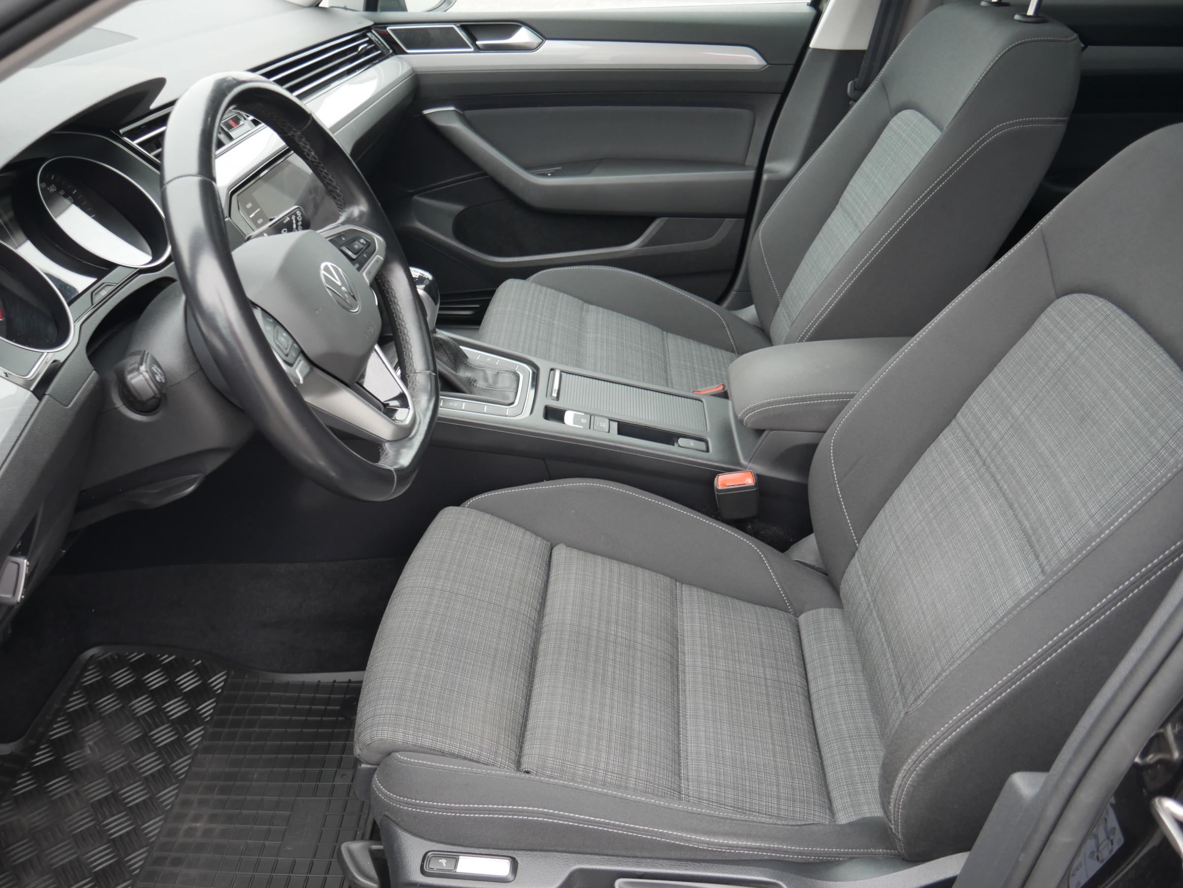 Volkswagen Passat, 2020 - pohled č. 9