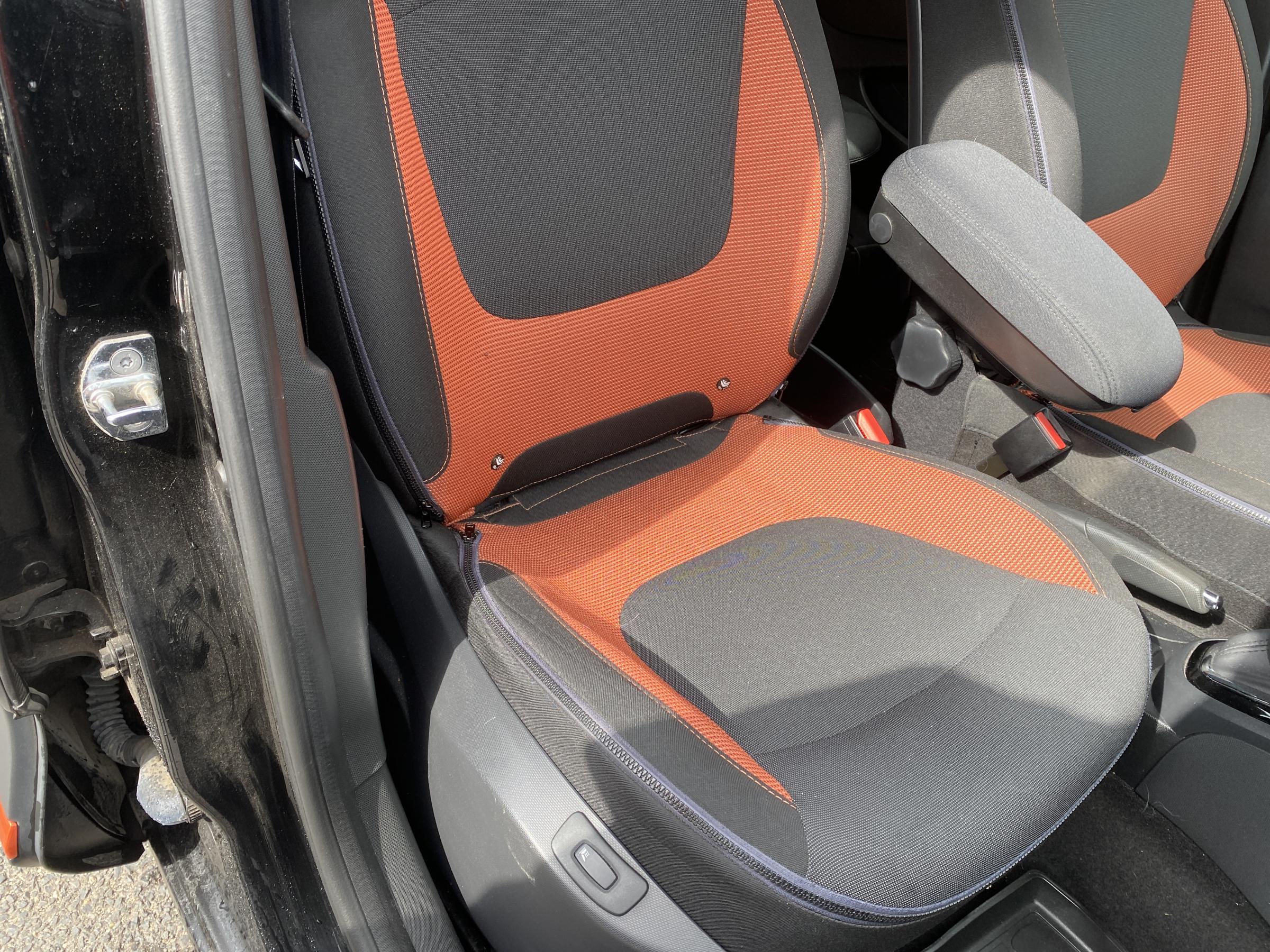 Renault Captur, 2015 - pohled č. 12