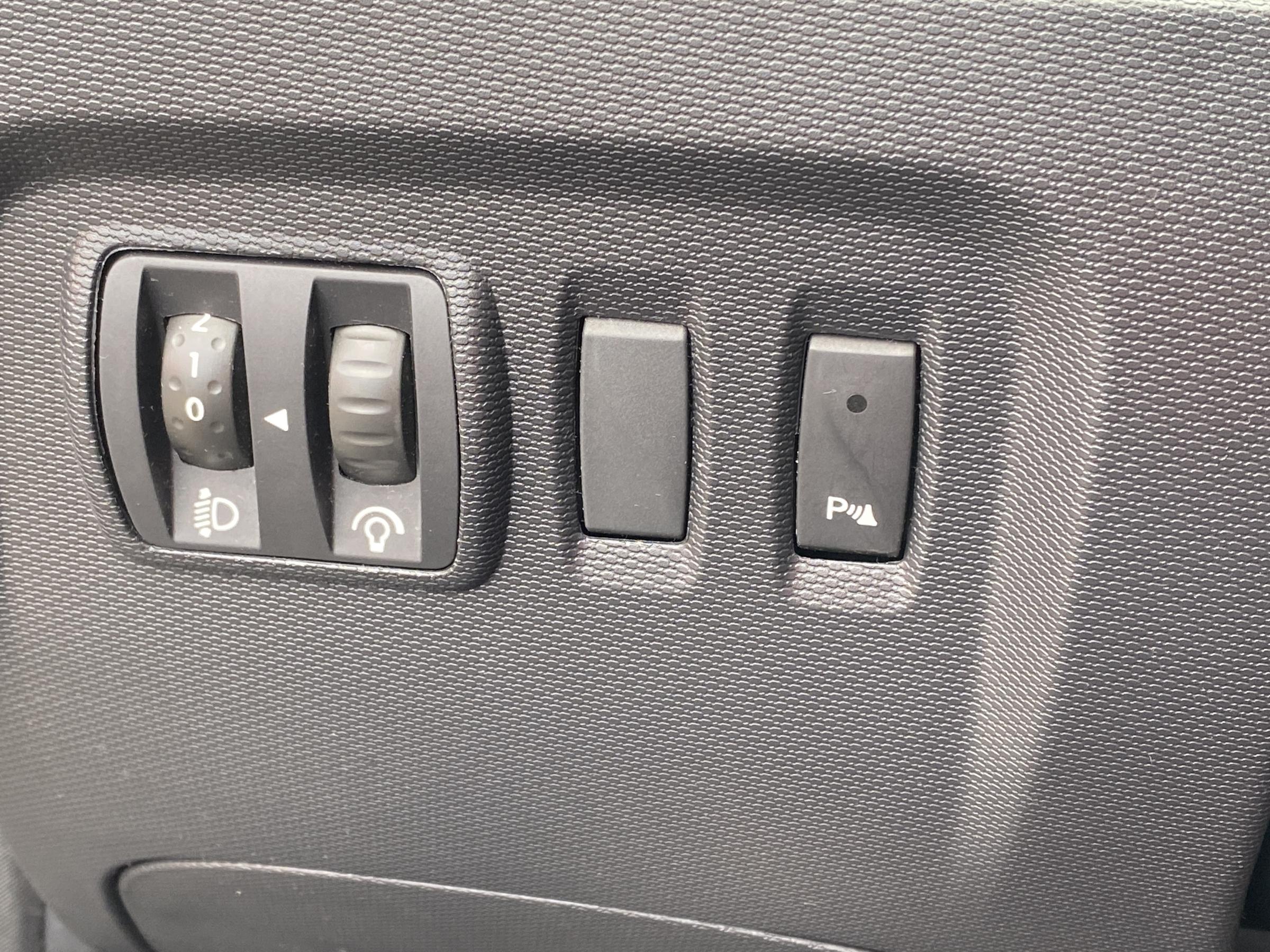 Renault Captur, 2015 - pohled č. 20