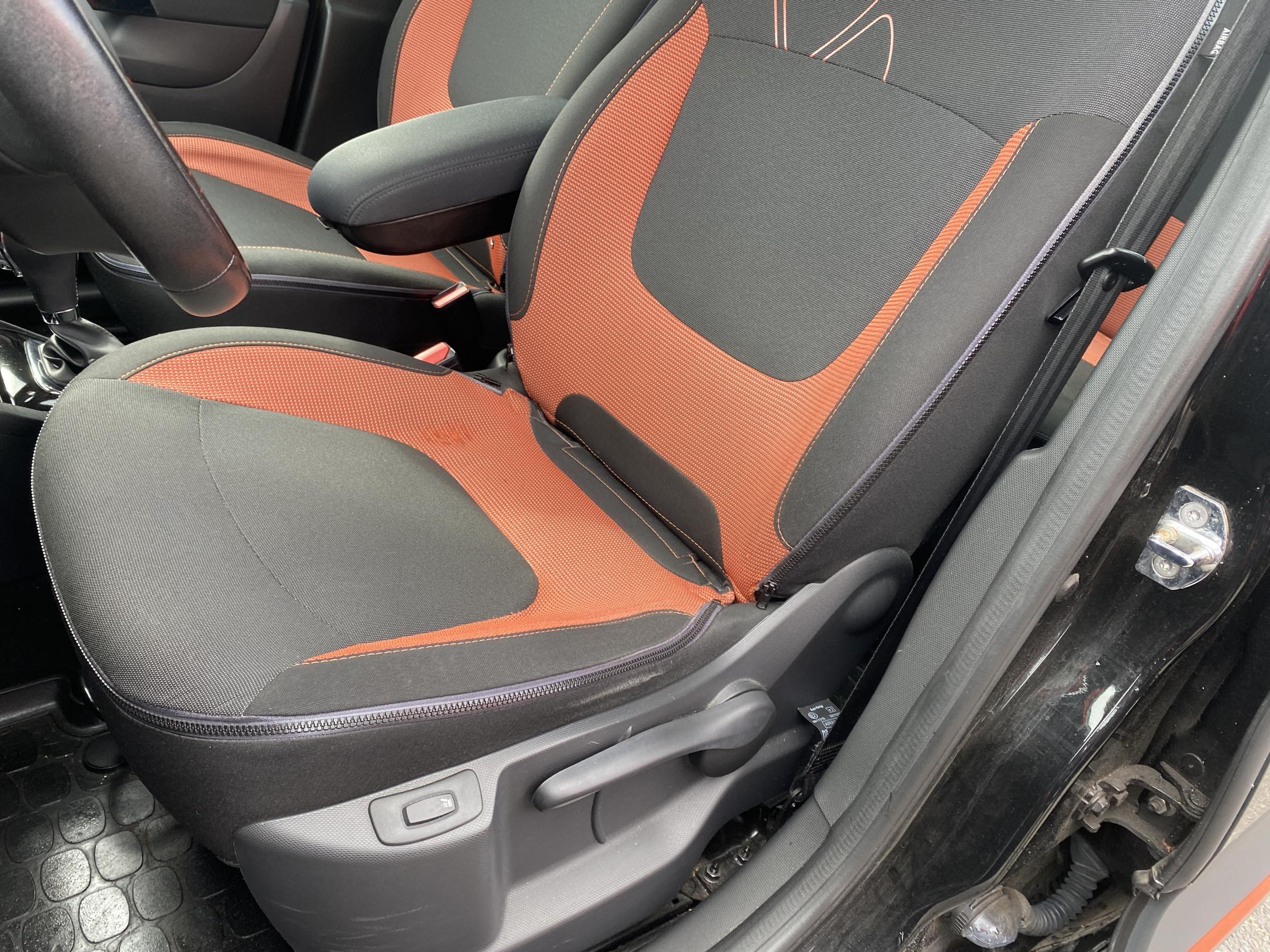 Renault Captur, 2015 - pohled č. 9