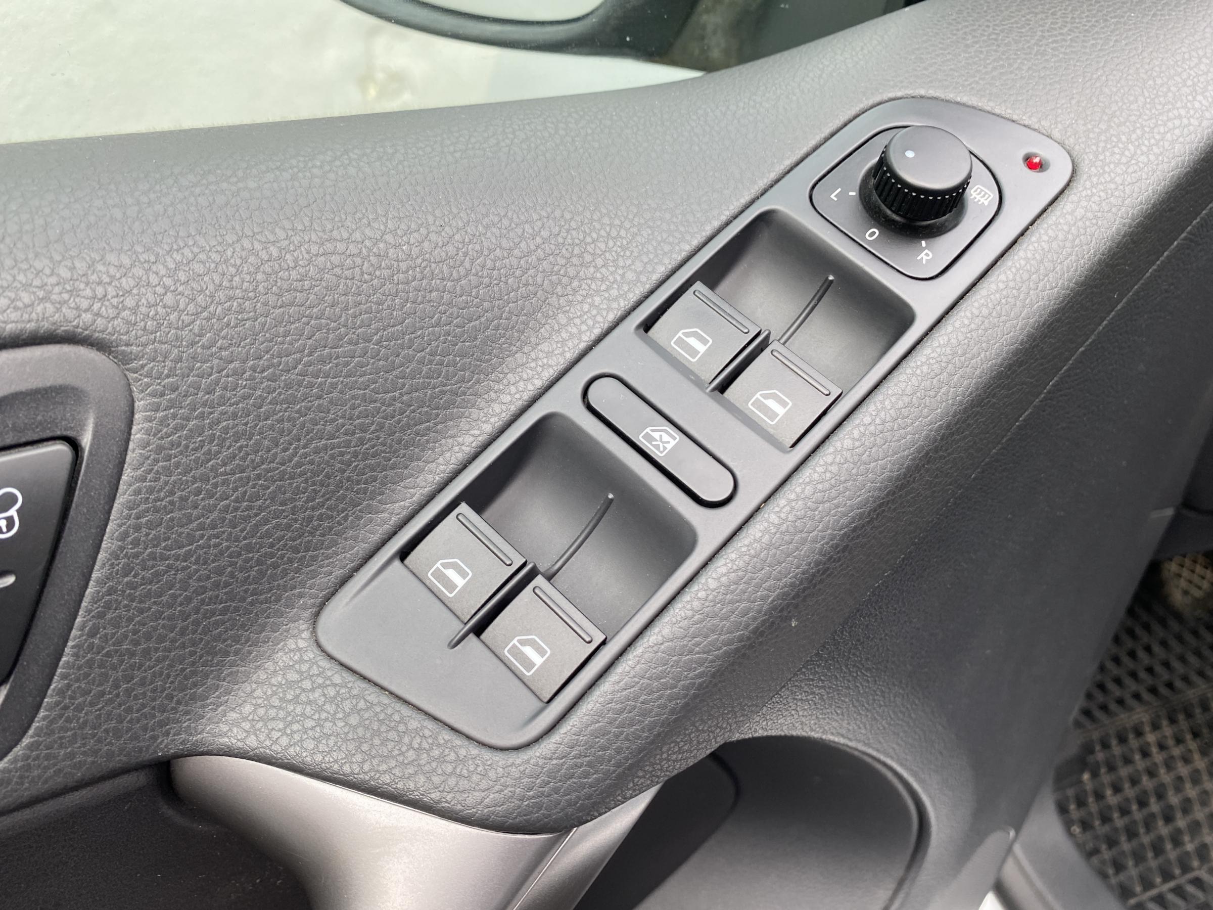 Volkswagen Tiguan, 2009 - pohled č. 13