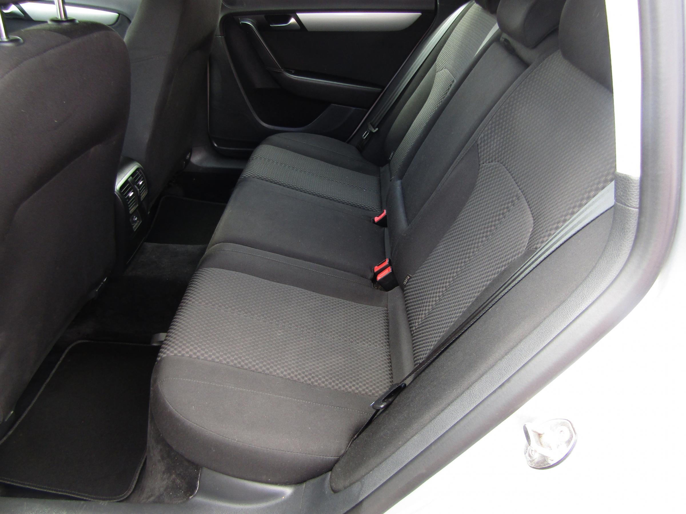 Volkswagen Passat, 2013 - pohled č. 11