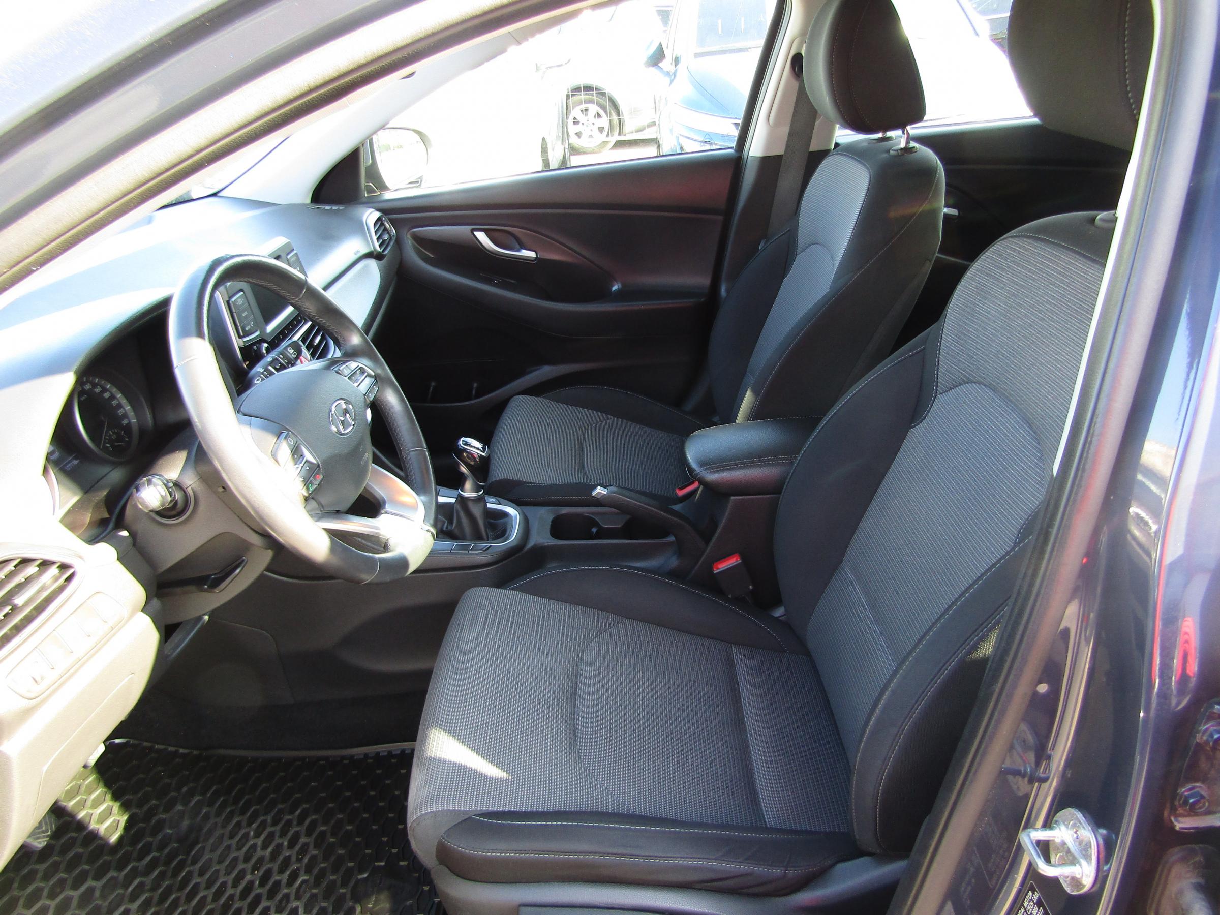 Hyundai i30, 2017 - pohled č. 9