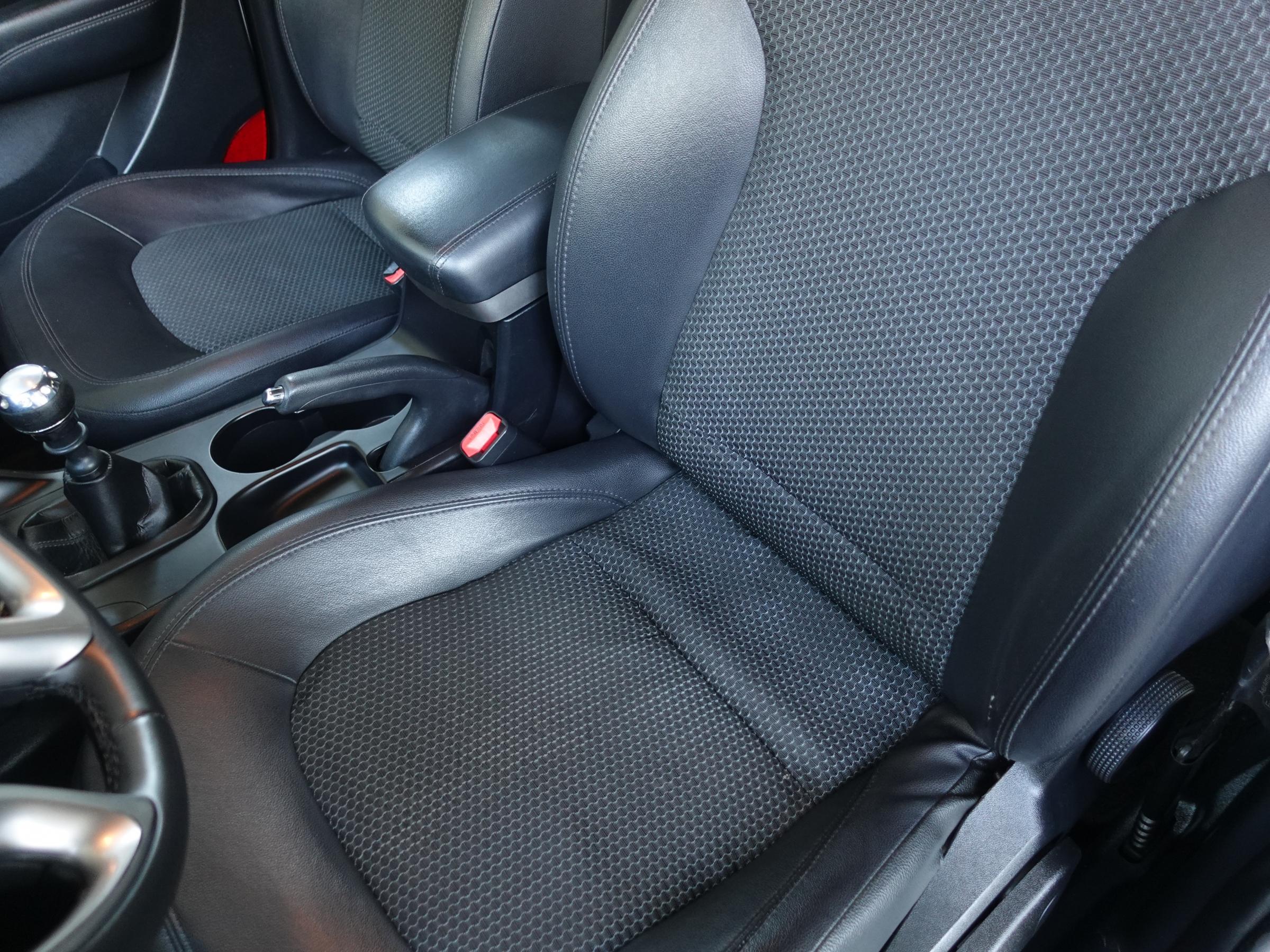 Hyundai ix35, 2012 - pohled č. 9