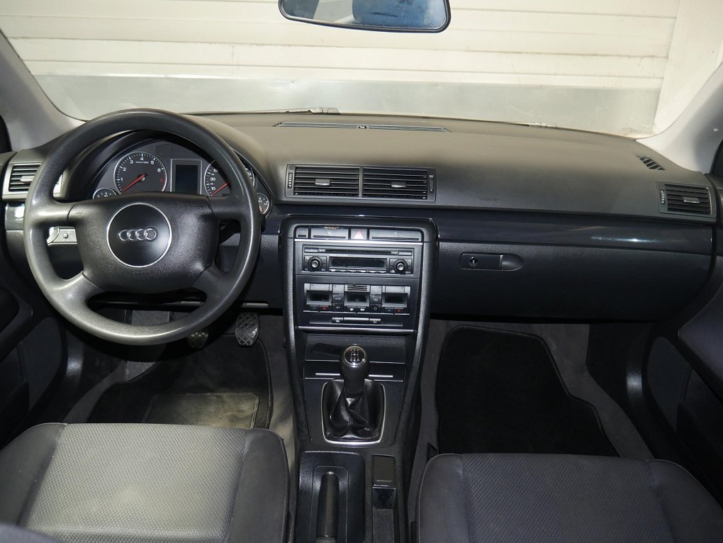 Audi A4 2.0 i 