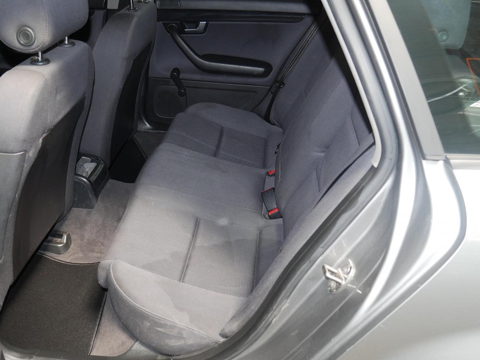Audi A4 2.0 i 