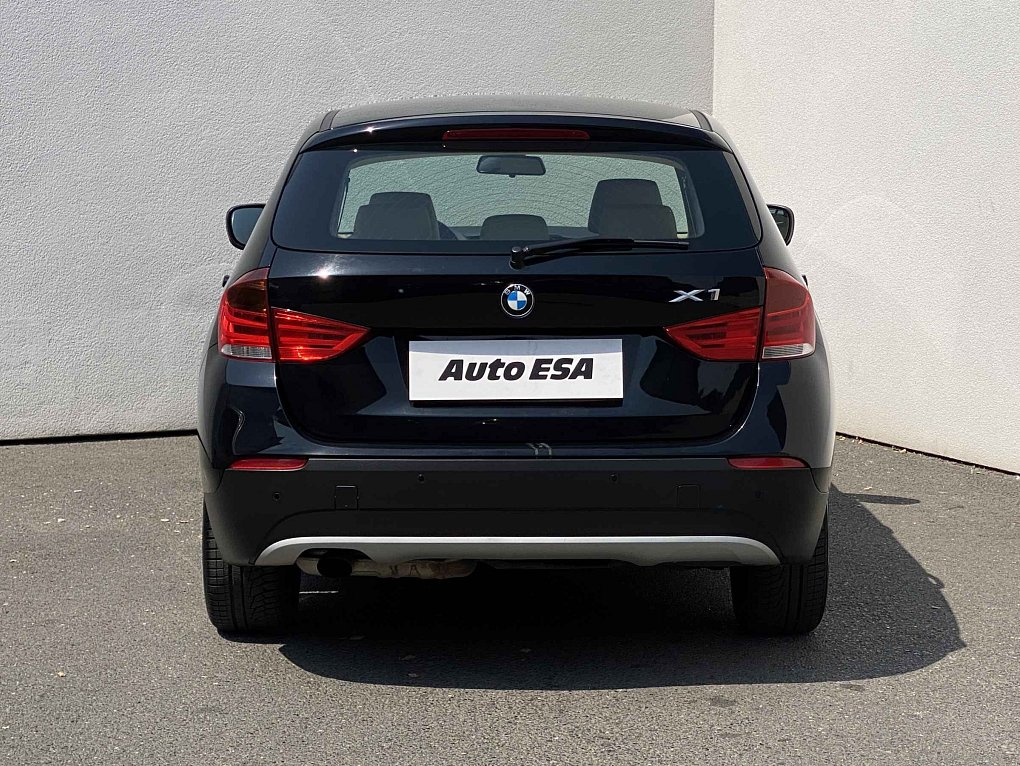 BMW X1 2.0i  sDrive18i