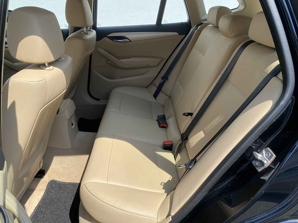 BMW X1 2.0i  sDrive18i
