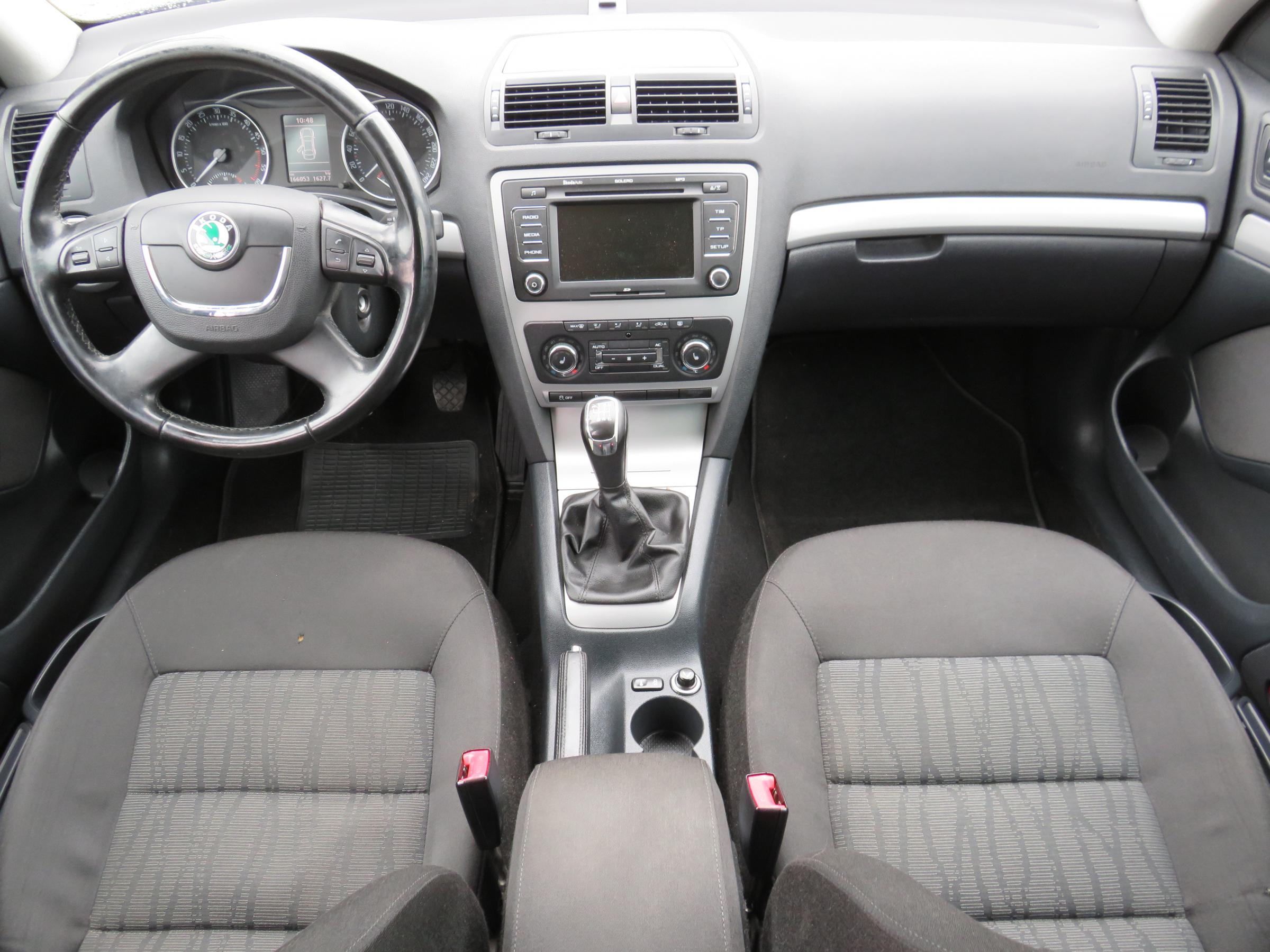 Škoda Octavia II, 2013 - pohled č. 12