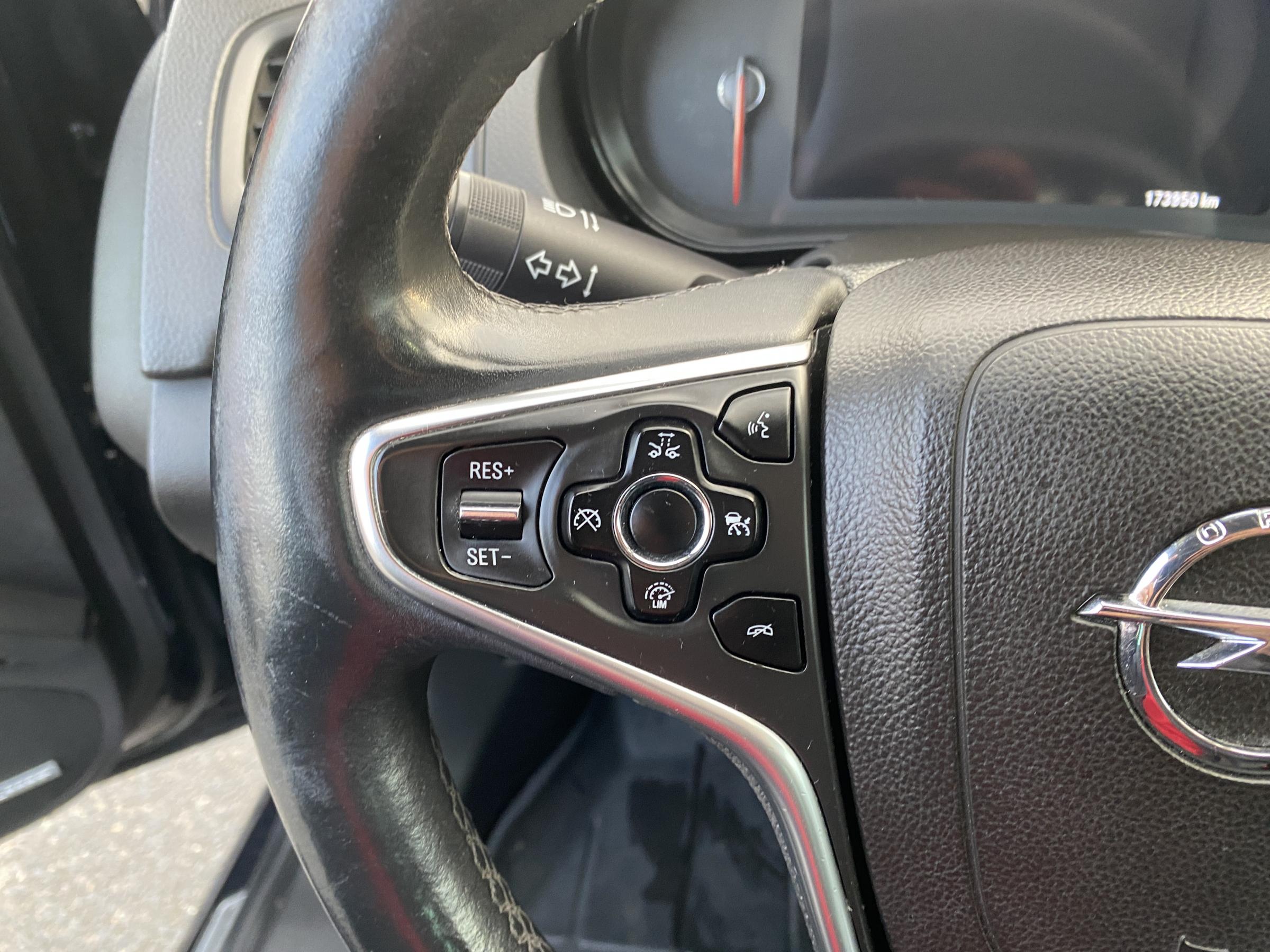 Opel Insignia, 2016 - pohled č. 12