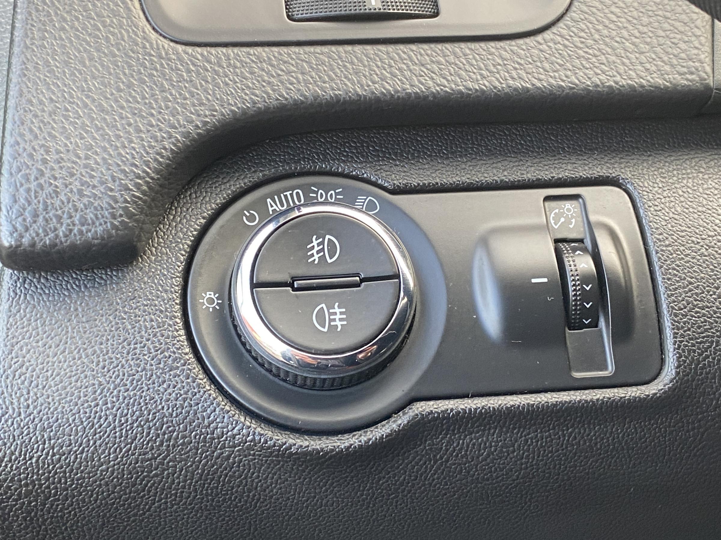 Opel Insignia, 2016 - pohled č. 18