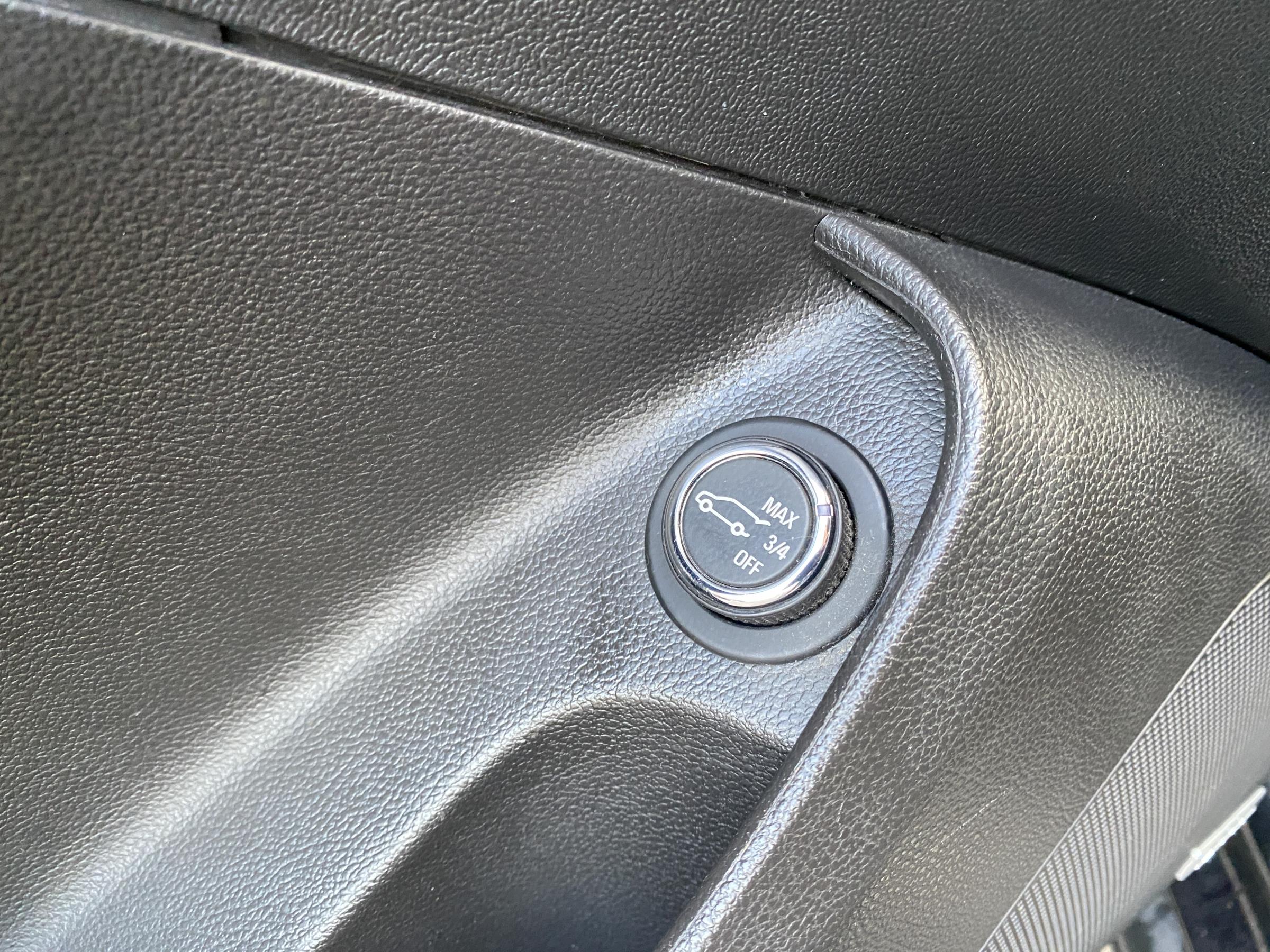 Opel Insignia, 2016 - pohled č. 20