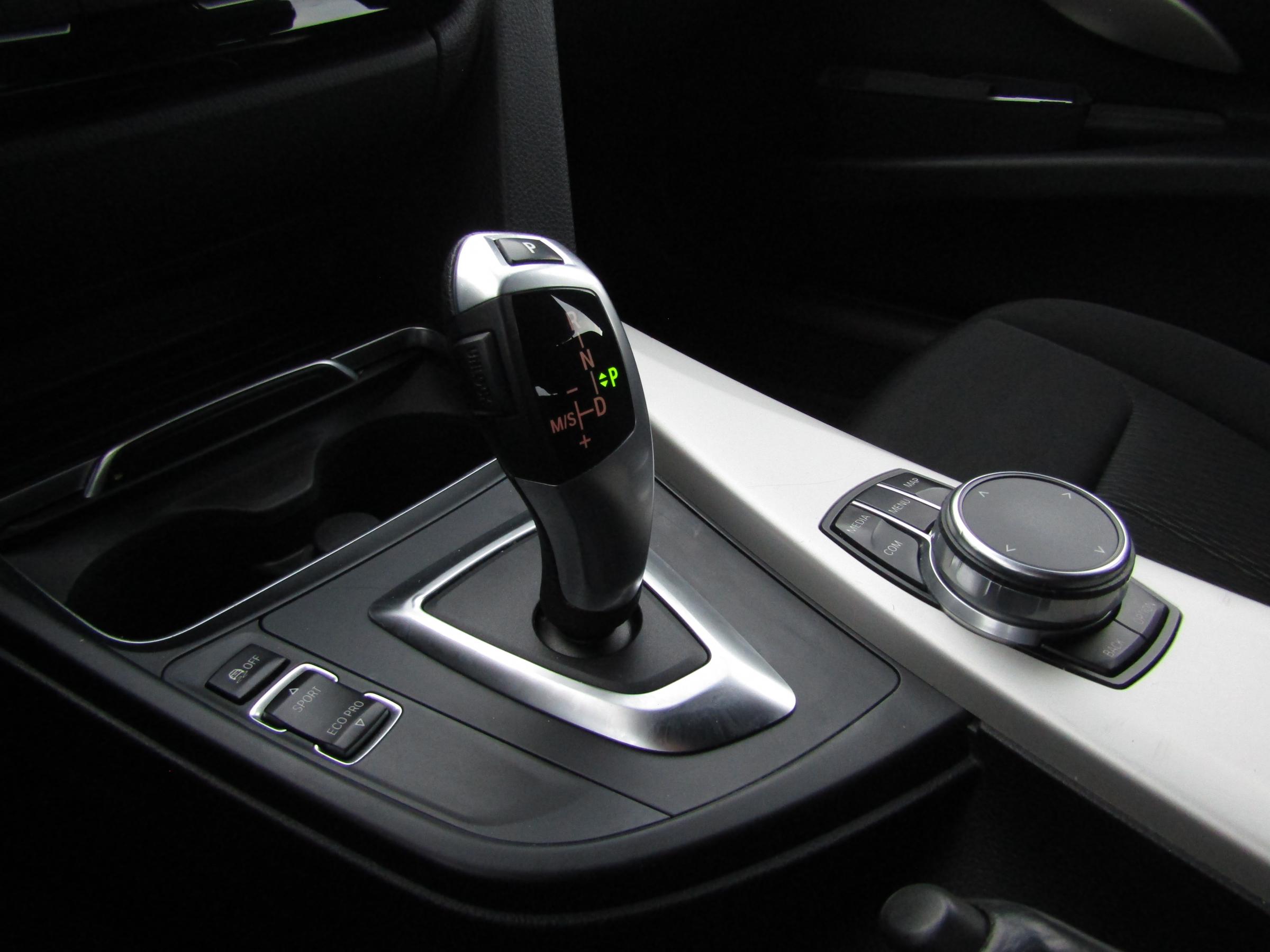 BMW Řada 3, 2018 - pohled č. 17