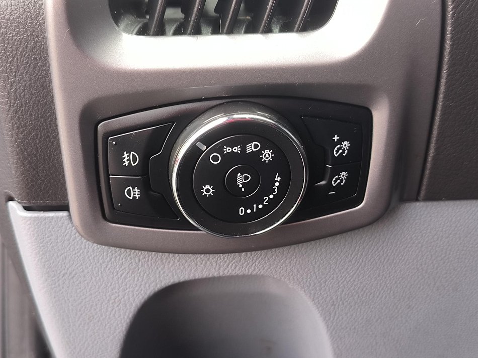 Ford Transit Custom 2.2TDCi Trend L2 8míst