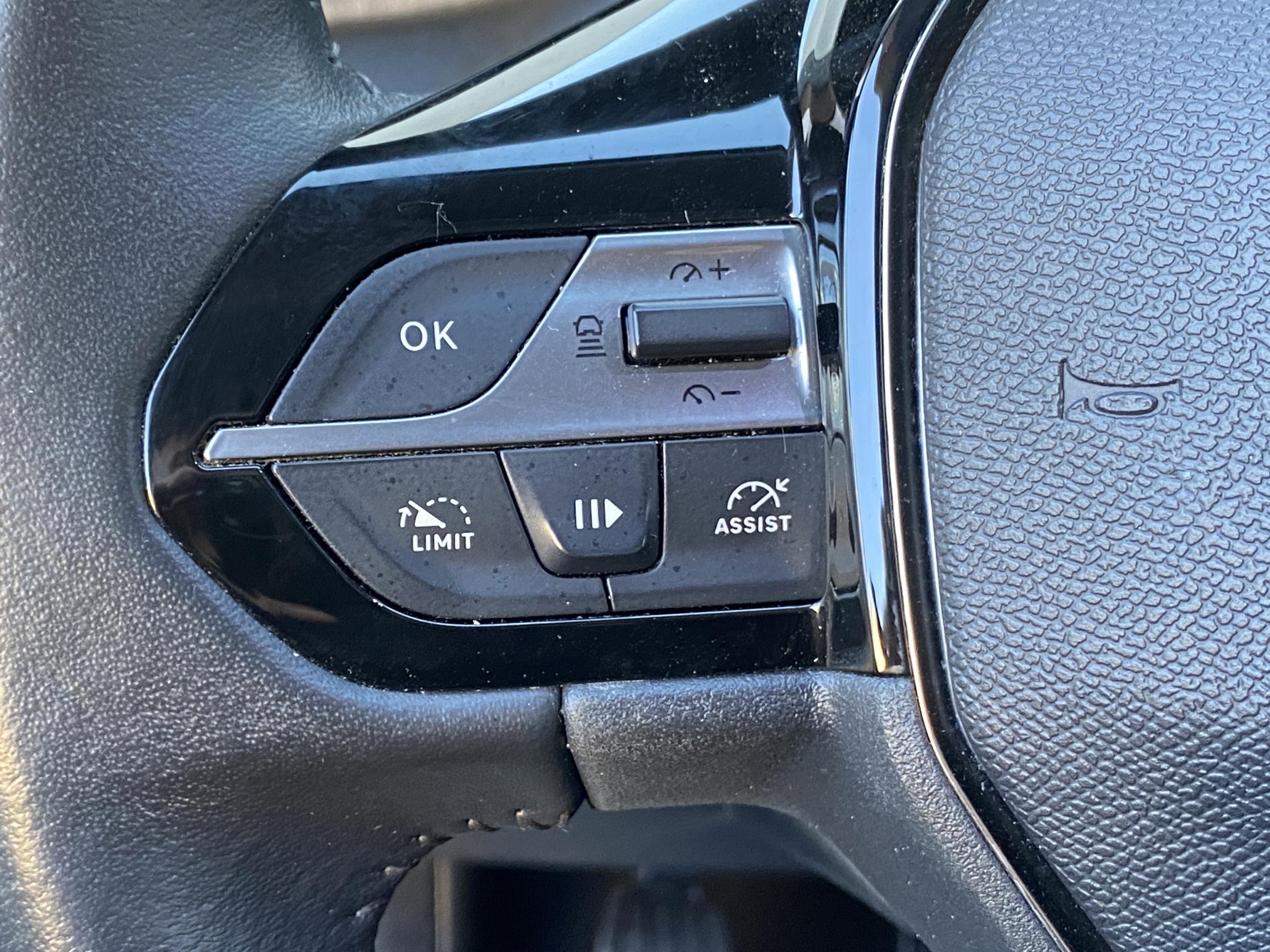 Peugeot 308, 2022 - pohled č. 14