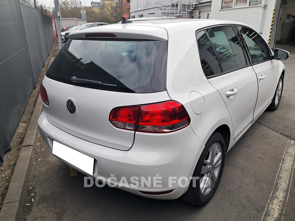 Volkswagen Golf 1.6 TDi 