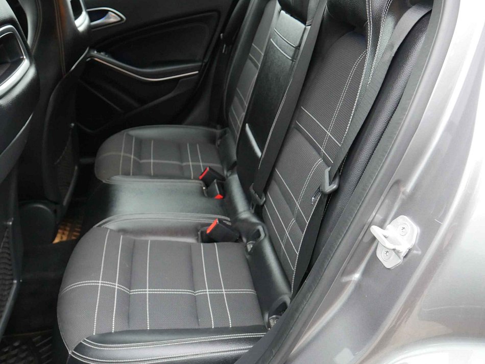 Mercedes-Benz GLA 250 4Matic  4Mat