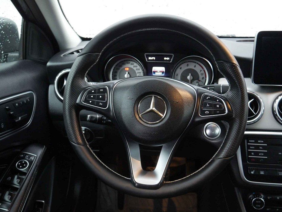 Mercedes-Benz GLA 250 4Matic  4Mat