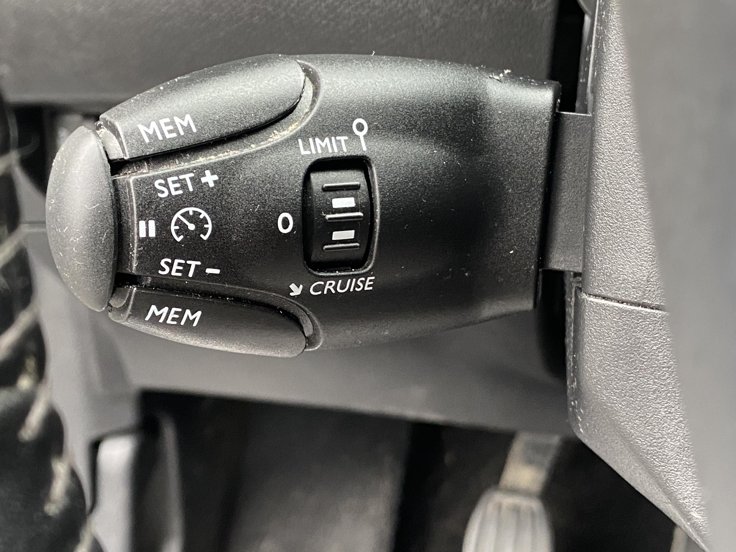 Peugeot 208, 2021 - pohled č. 14