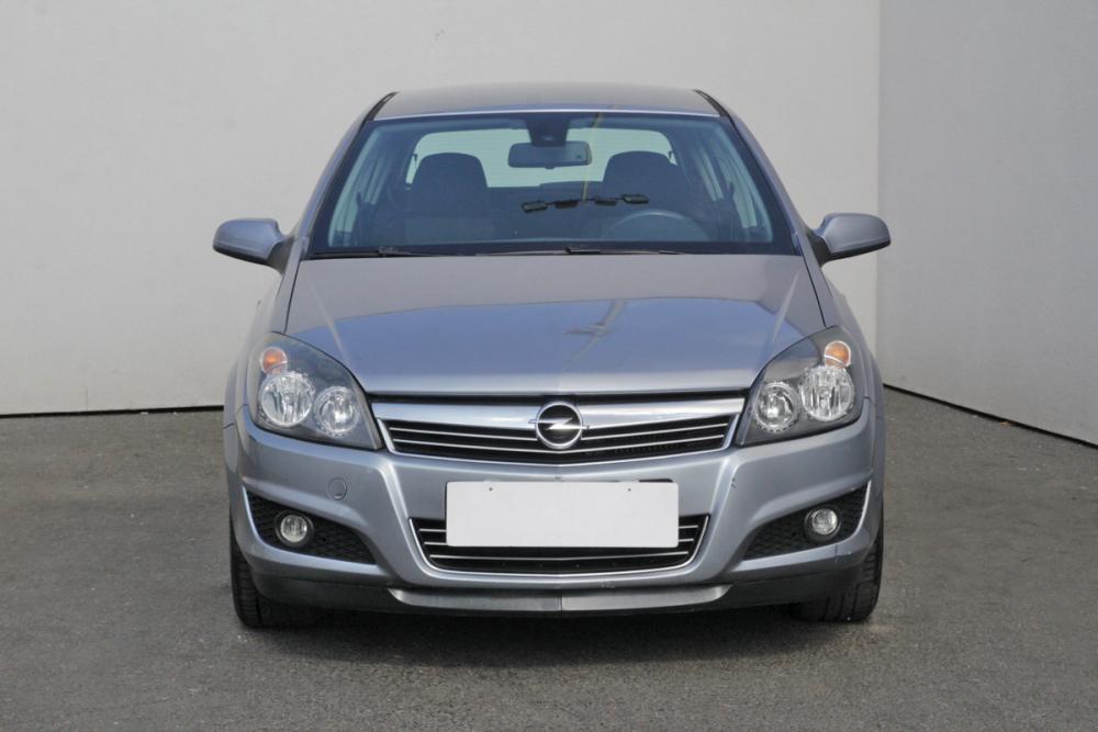 Opel Astra, 2007 - pohled č. 2