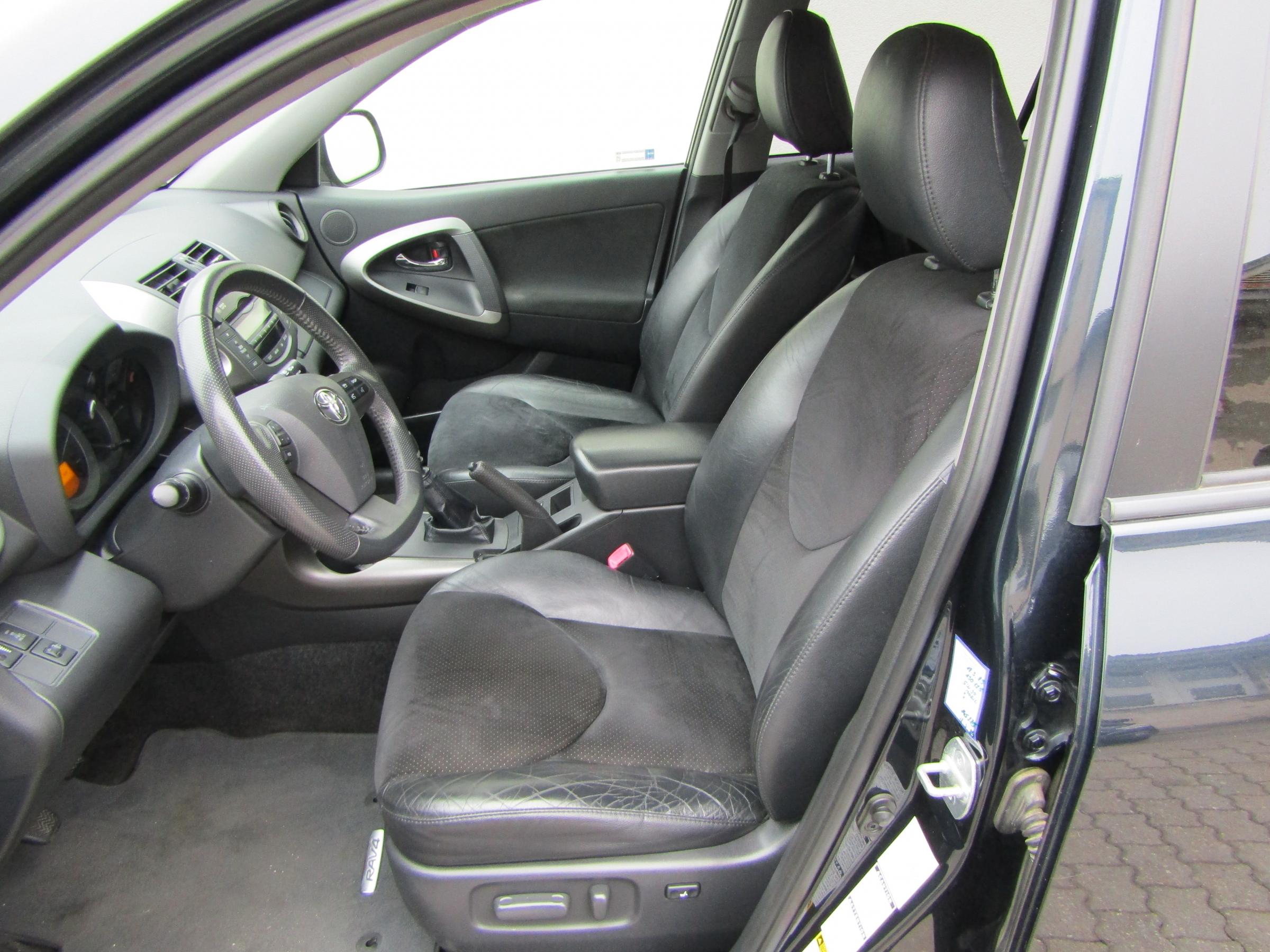 Toyota RAV4, 2012 - pohled č. 11