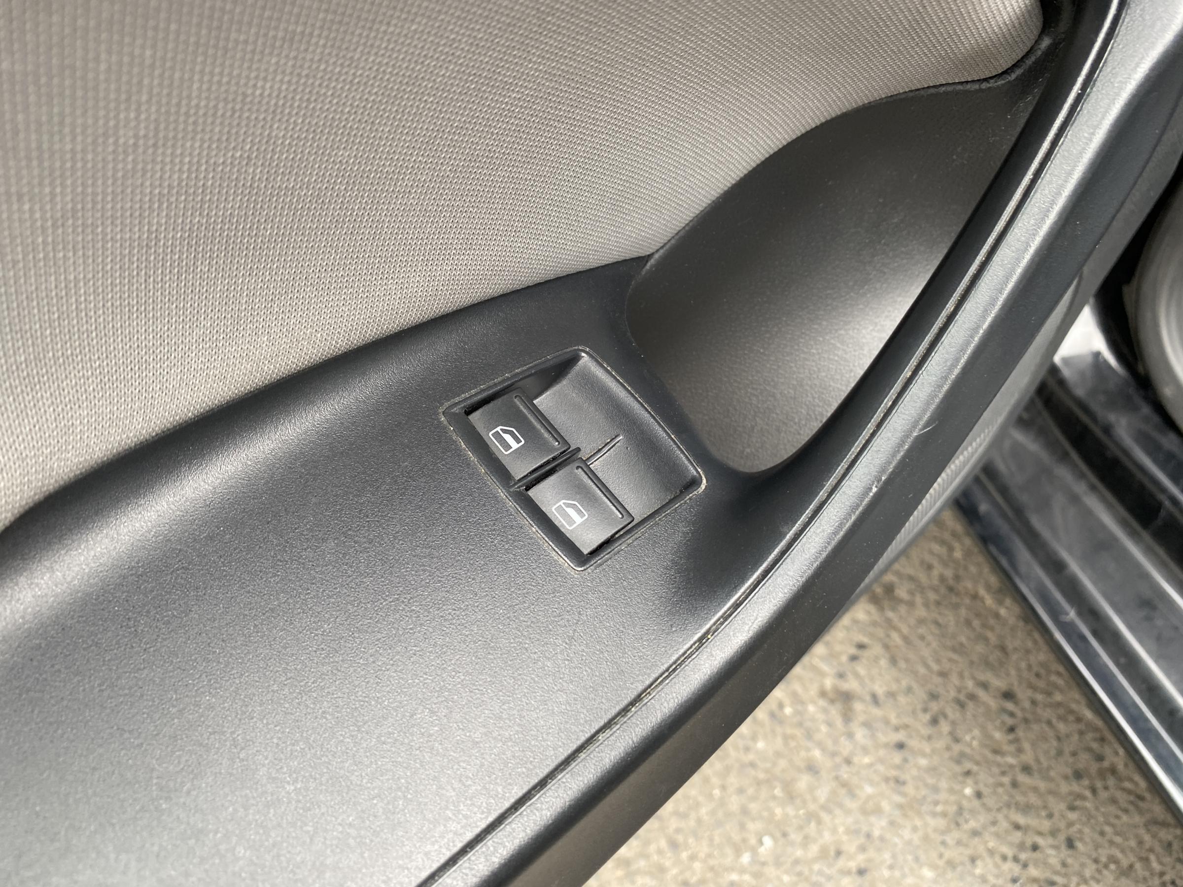 Seat Ibiza, 2014 - pohled č. 13