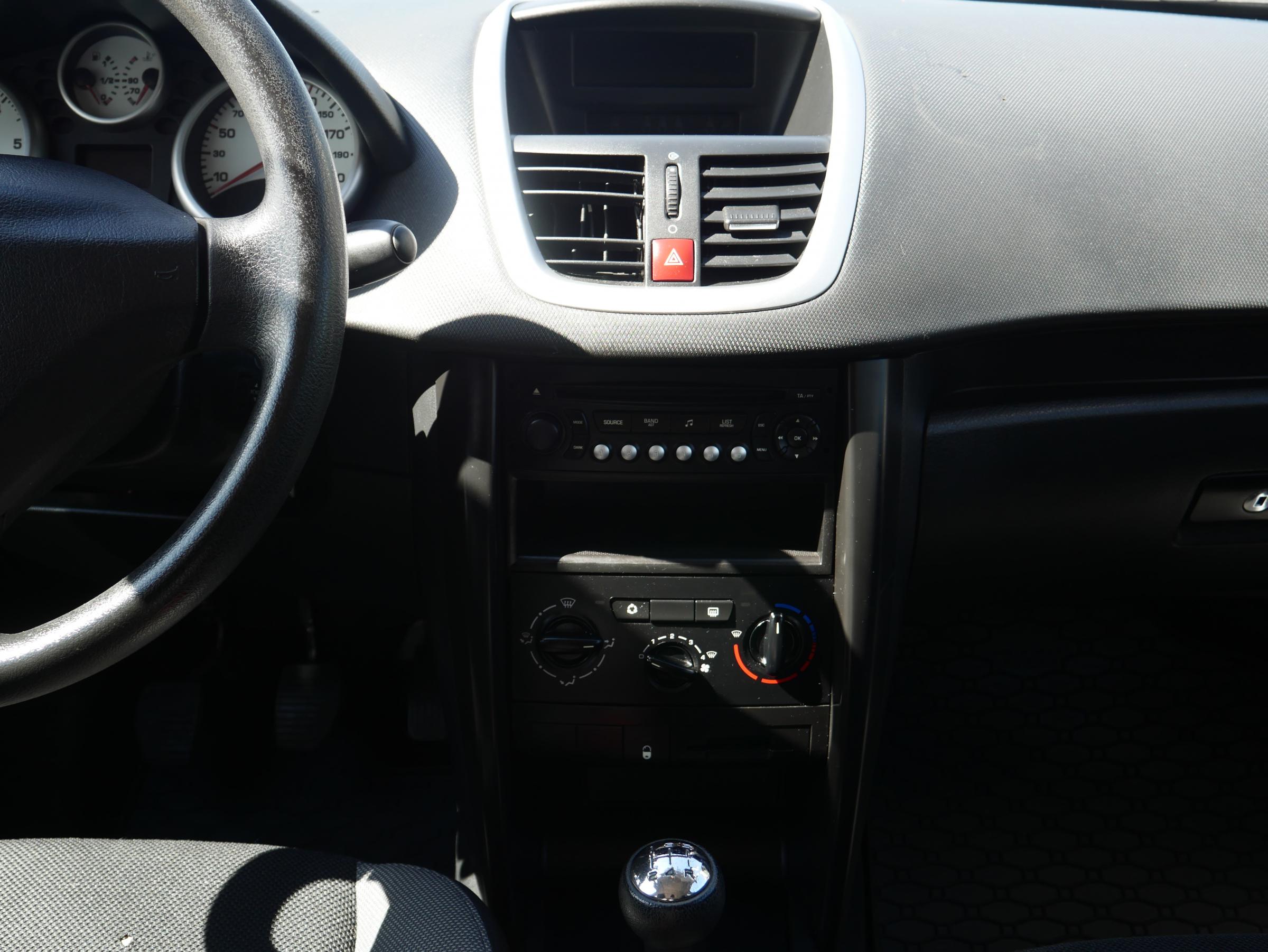 Peugeot 207, 2008 - pohled č. 8