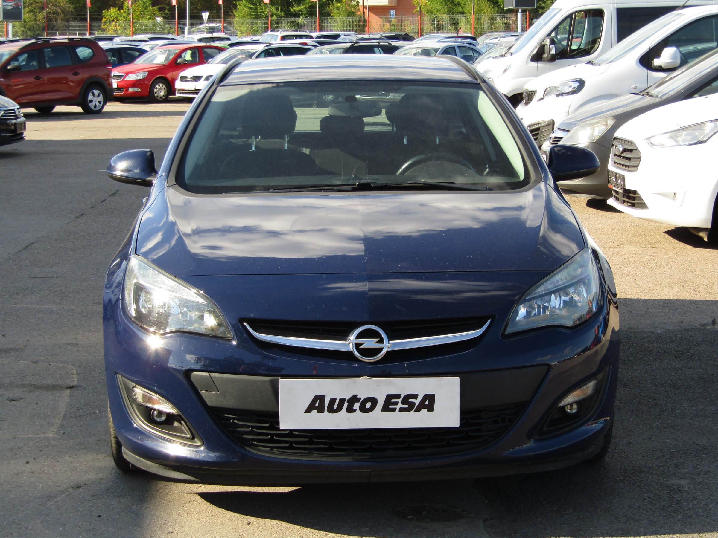 Opel Astra, 2014 - pohled č. 2