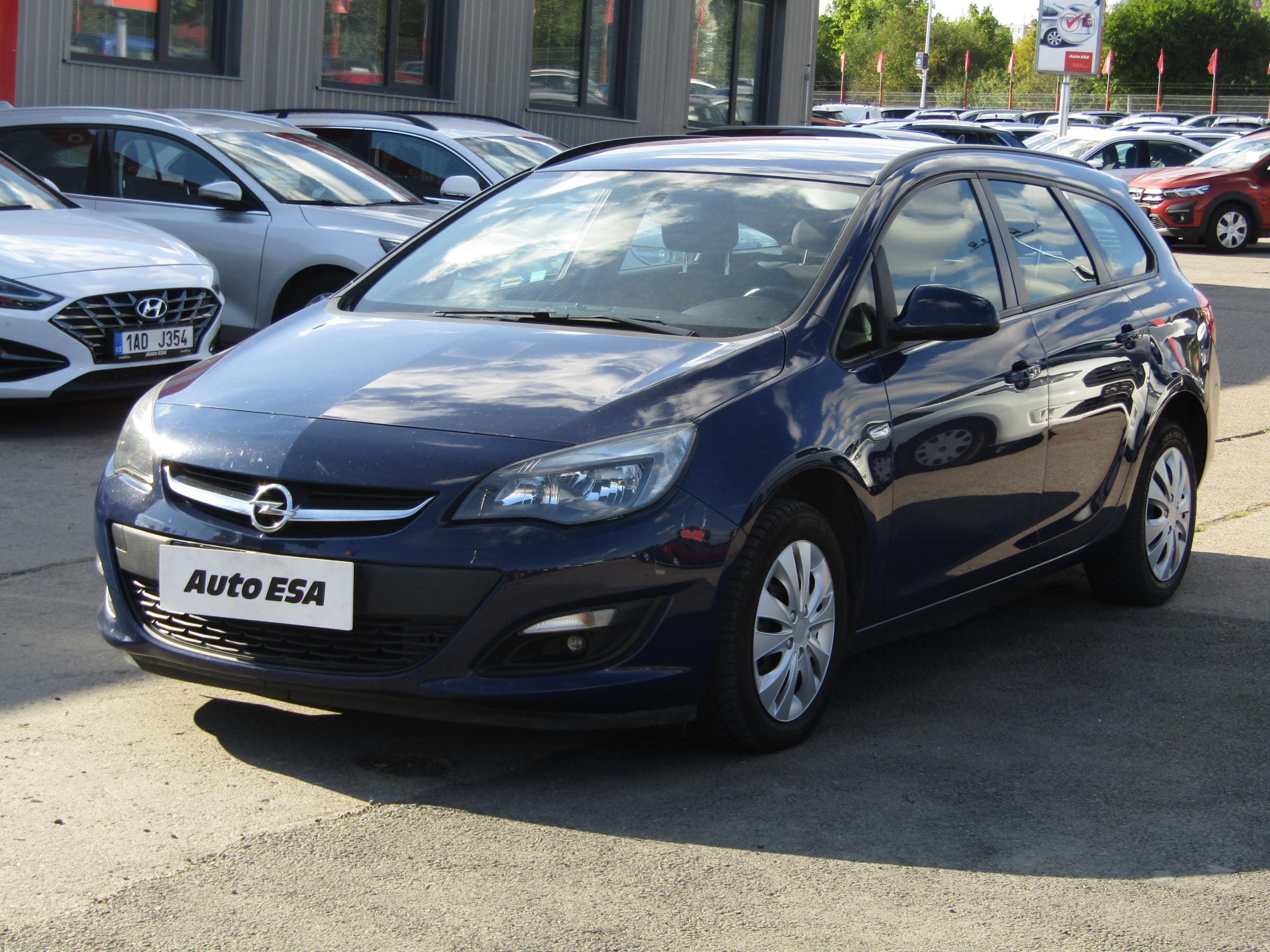 Opel Astra, 2014 - pohled č. 3